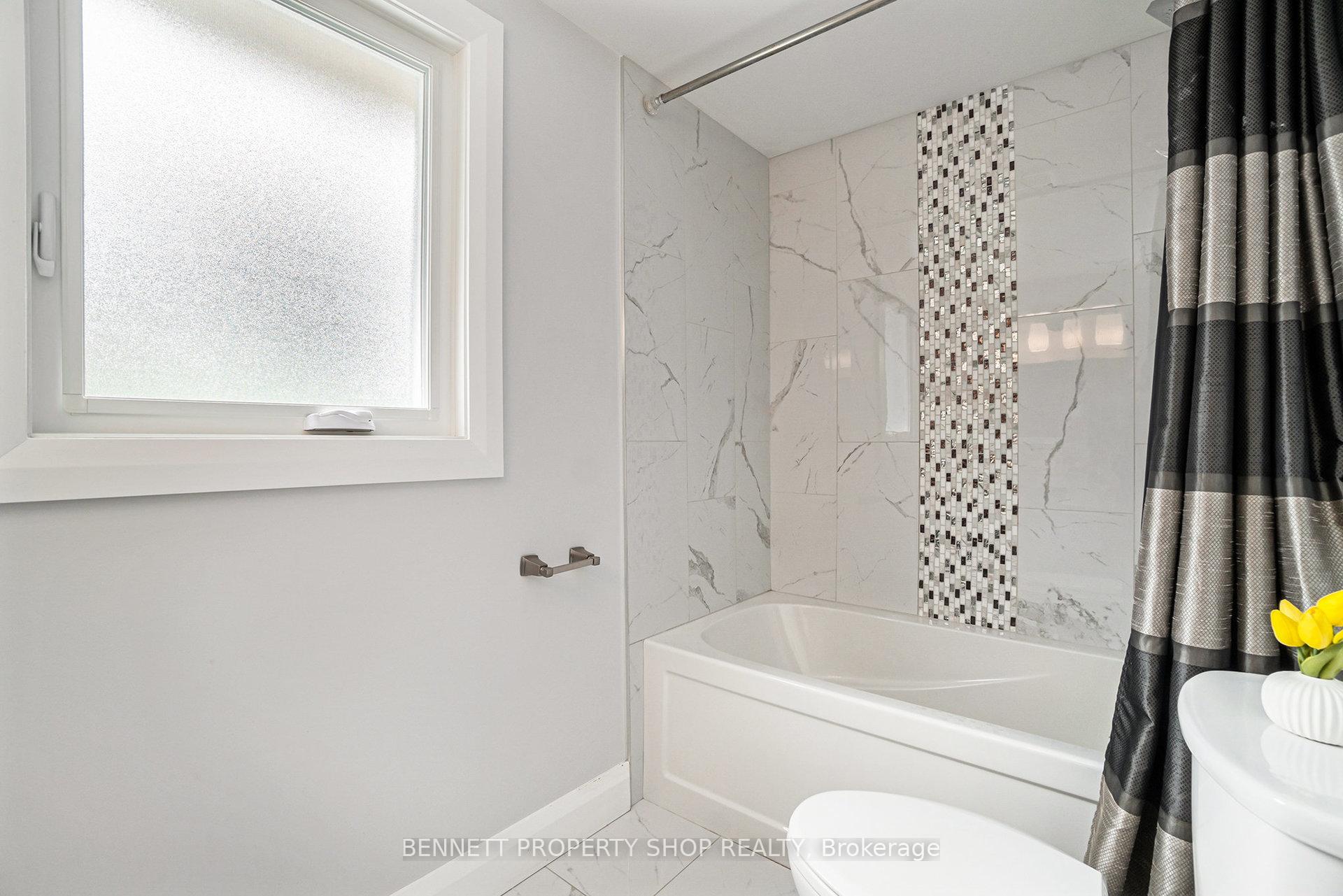 Photo 21 of 32 Norice Street, Ottawa, Meadowlands/Crestview — HOMEH