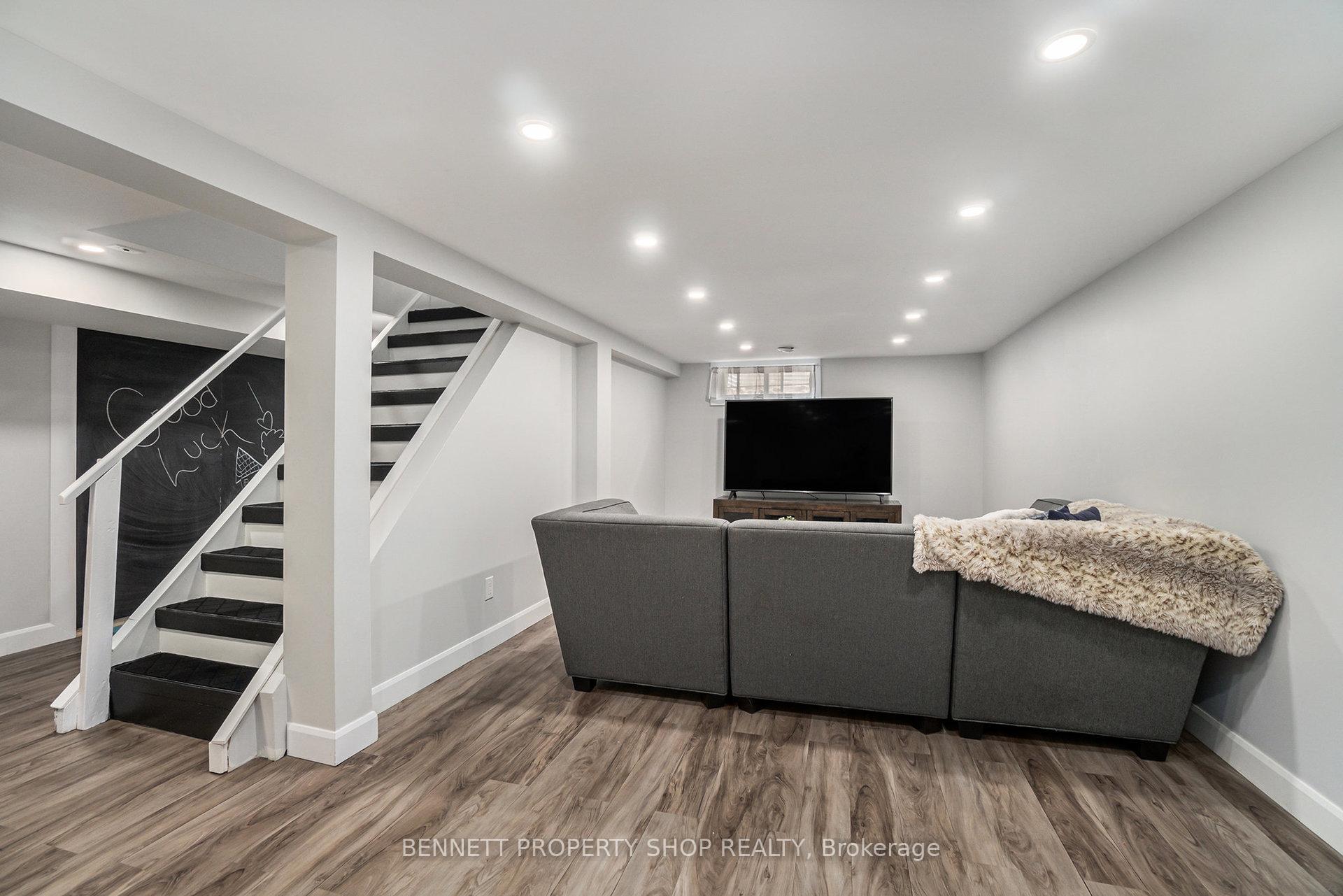 Photo 25 of 32 Norice Street, Ottawa, Meadowlands/Crestview — HOMEH