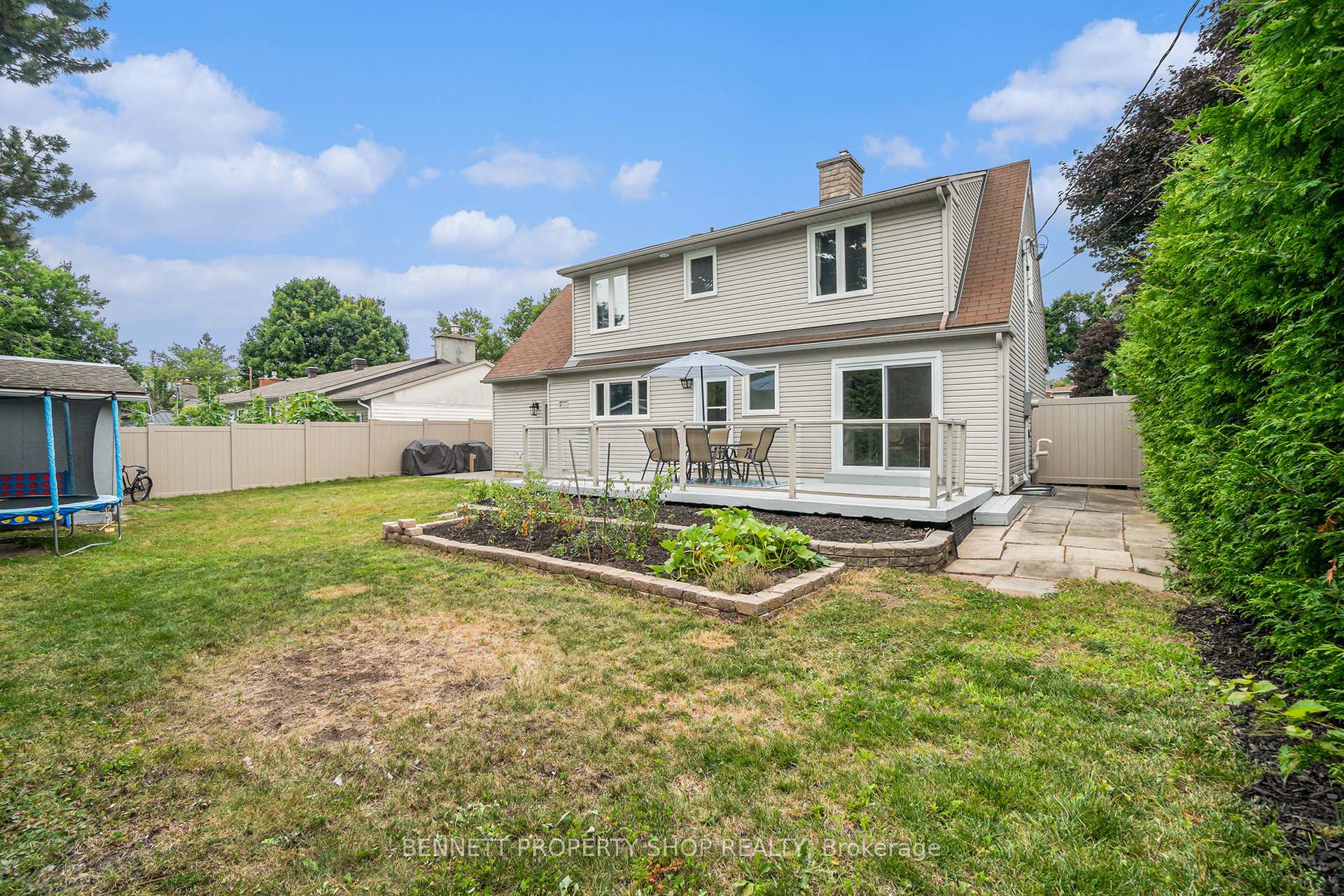 Photo 30 of 32 Norice Street, Ottawa, Meadowlands/Crestview — HOMEH