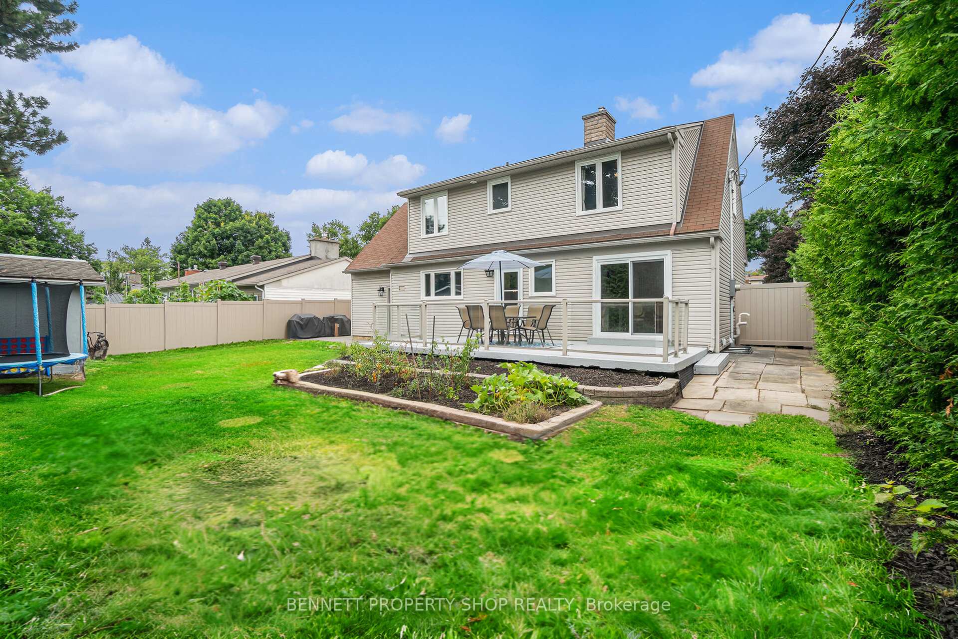 Photo 34 of 32 Norice Street, Ottawa, Meadowlands/Crestview — HOMEH