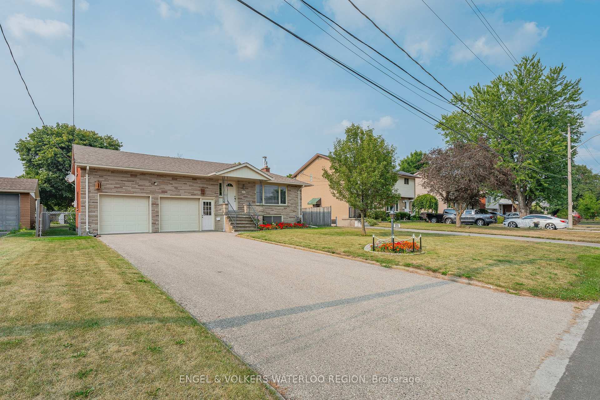 Photo 4 of 161 Schweitzer Street, Kitchener — HOMEH