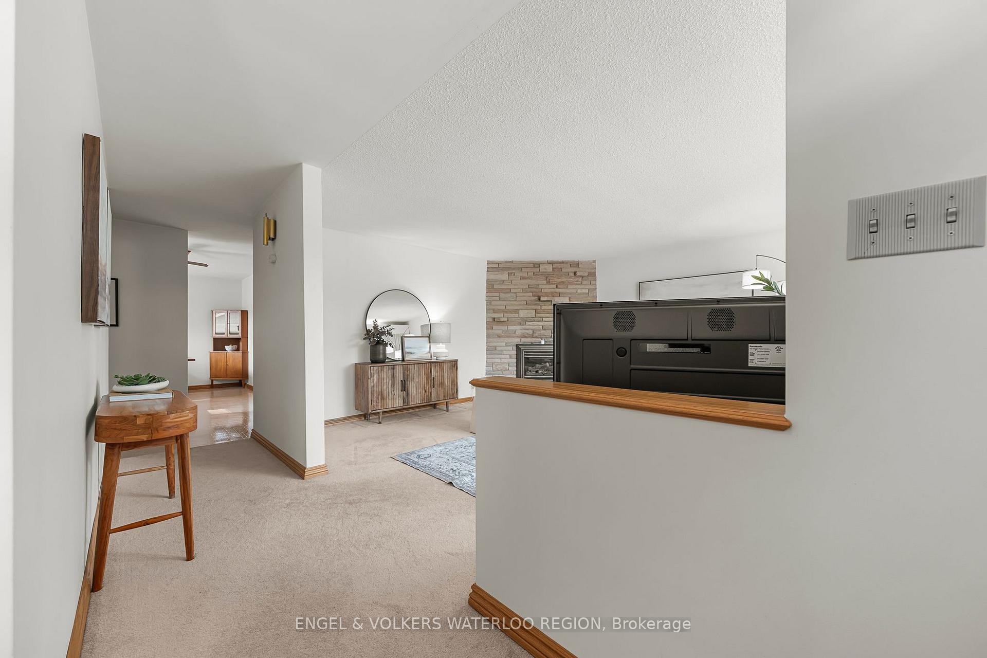 Photo 11 of 161 Schweitzer Street, Kitchener — HOMEH