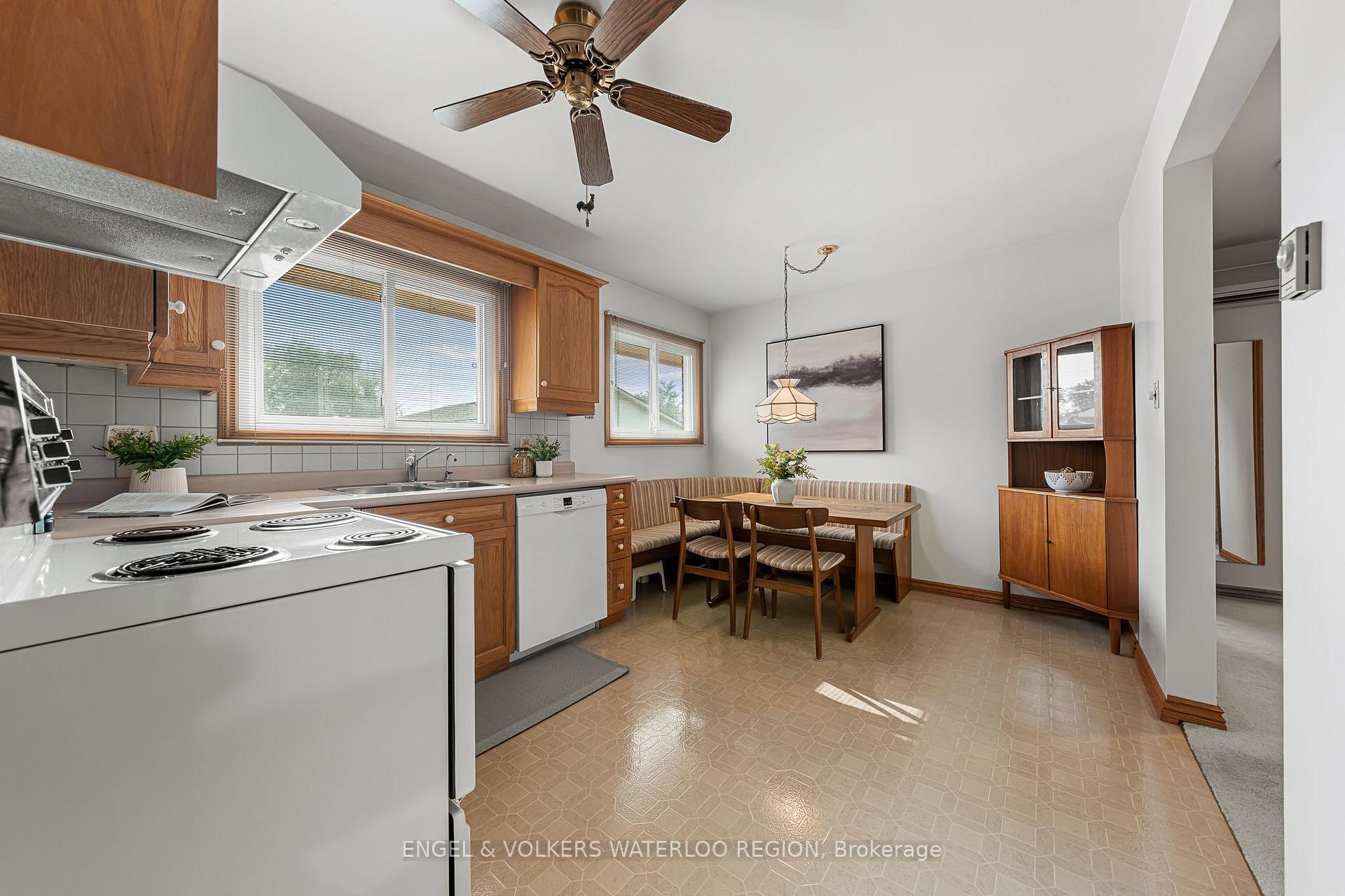 Photo 16 of 161 Schweitzer Street, Kitchener — HOMEH