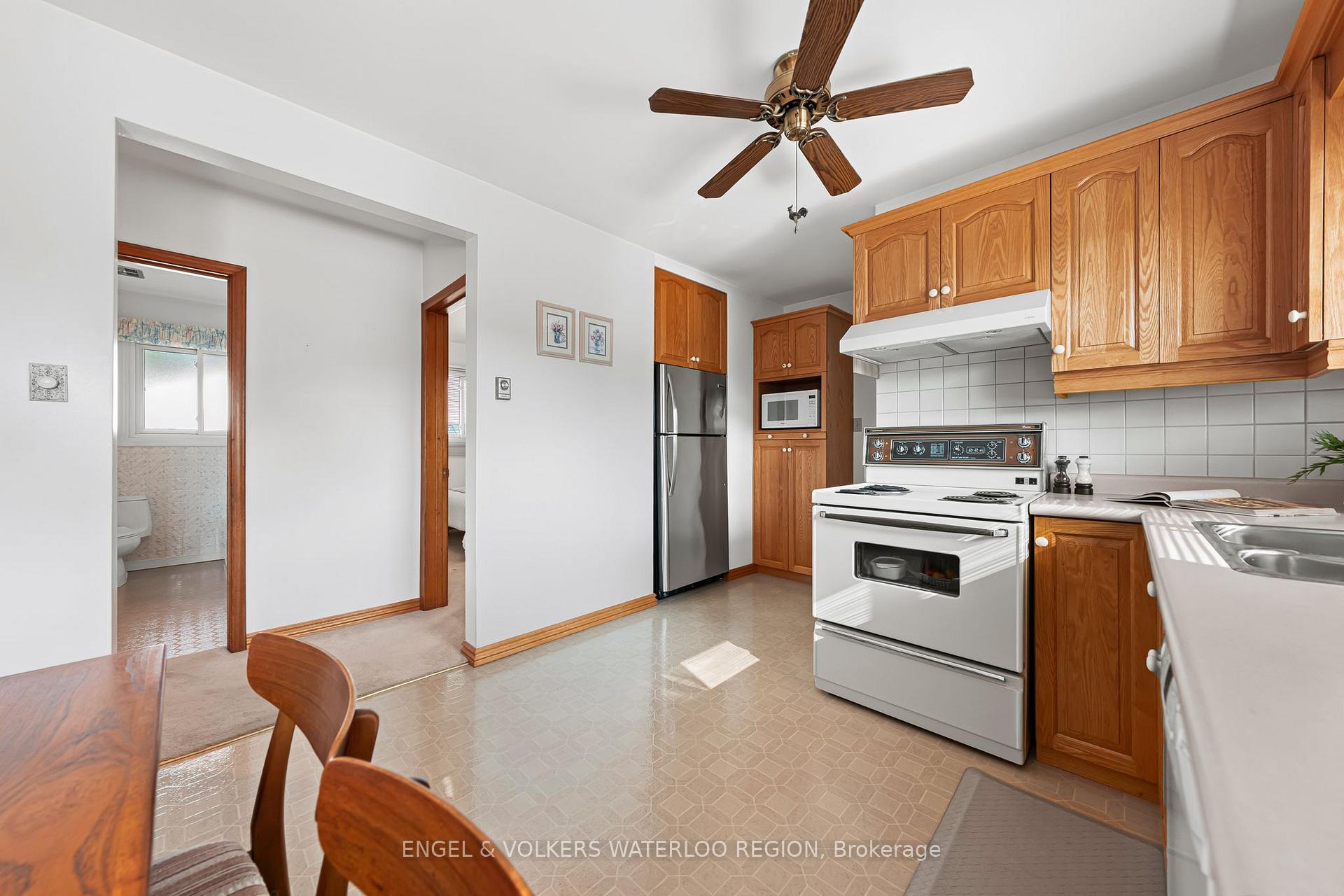 Photo 17 of 161 Schweitzer Street, Kitchener — HOMEH