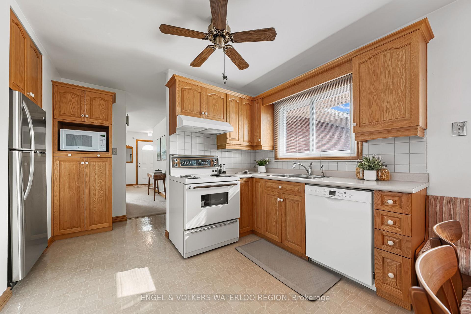 Photo 19 of 161 Schweitzer Street, Kitchener — HOMEH
