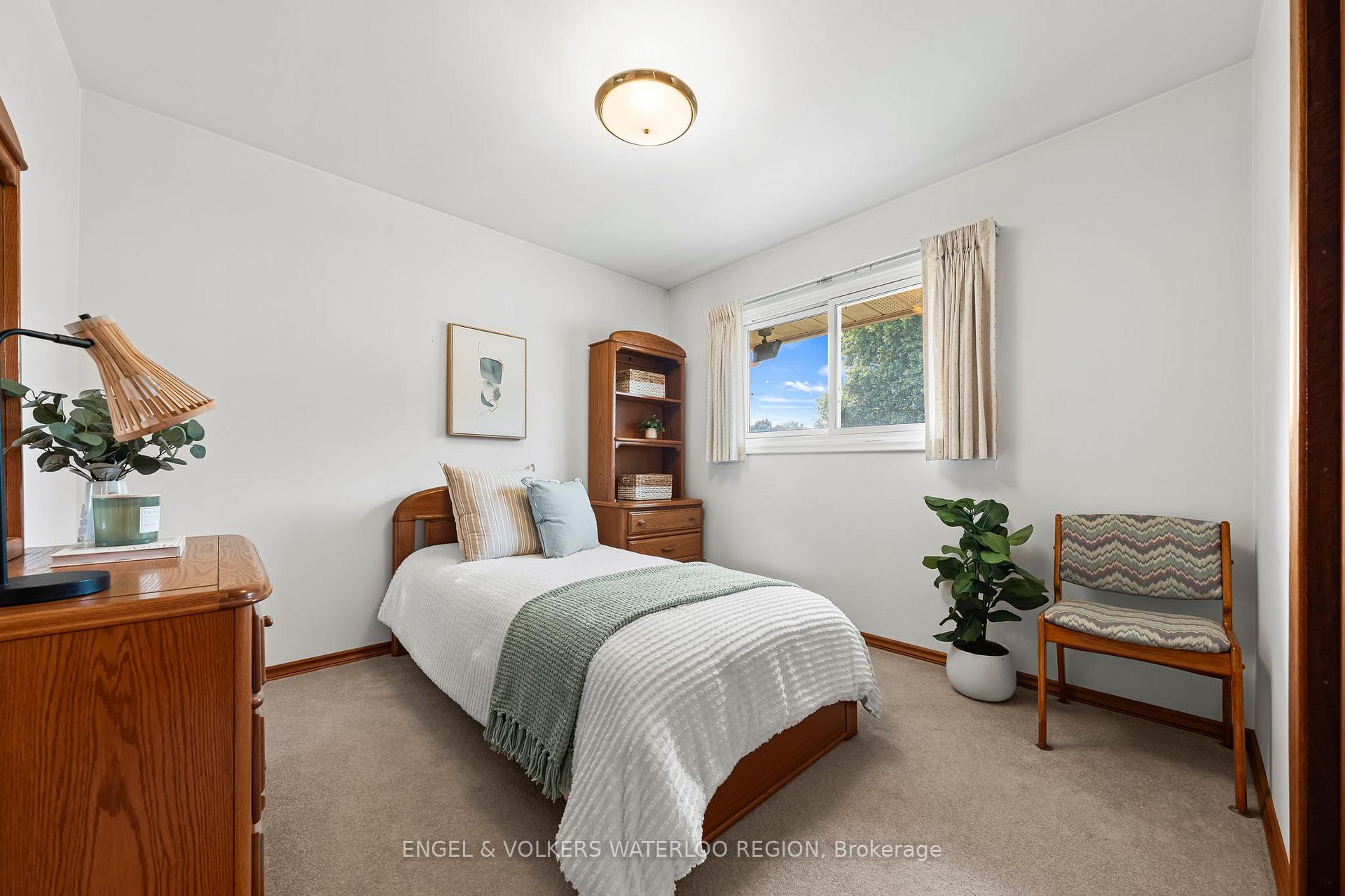 Photo 23 of 161 Schweitzer Street, Kitchener — HOMEH