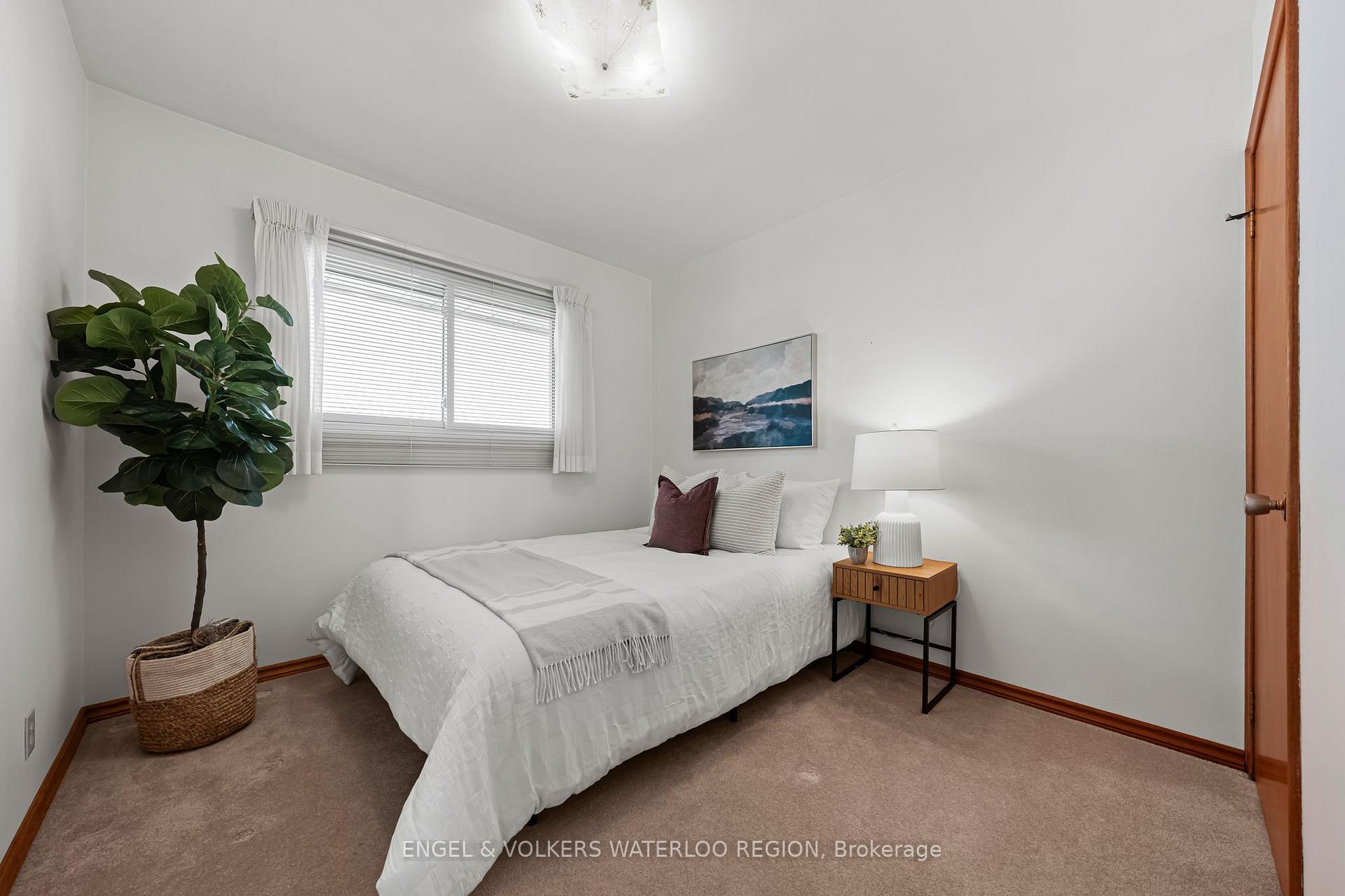 Photo 24 of 161 Schweitzer Street, Kitchener — HOMEH