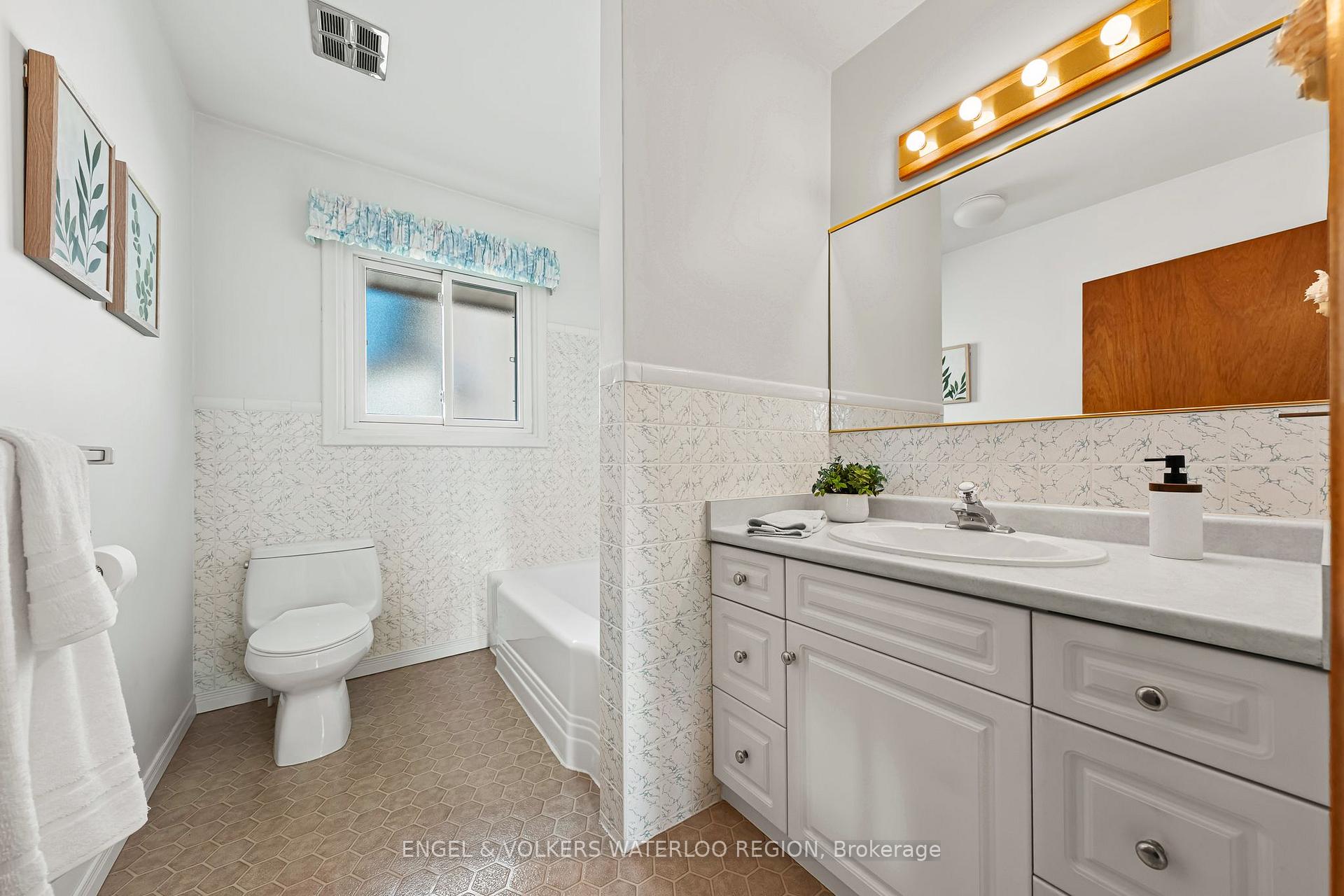 Photo 25 of 161 Schweitzer Street, Kitchener — HOMEH