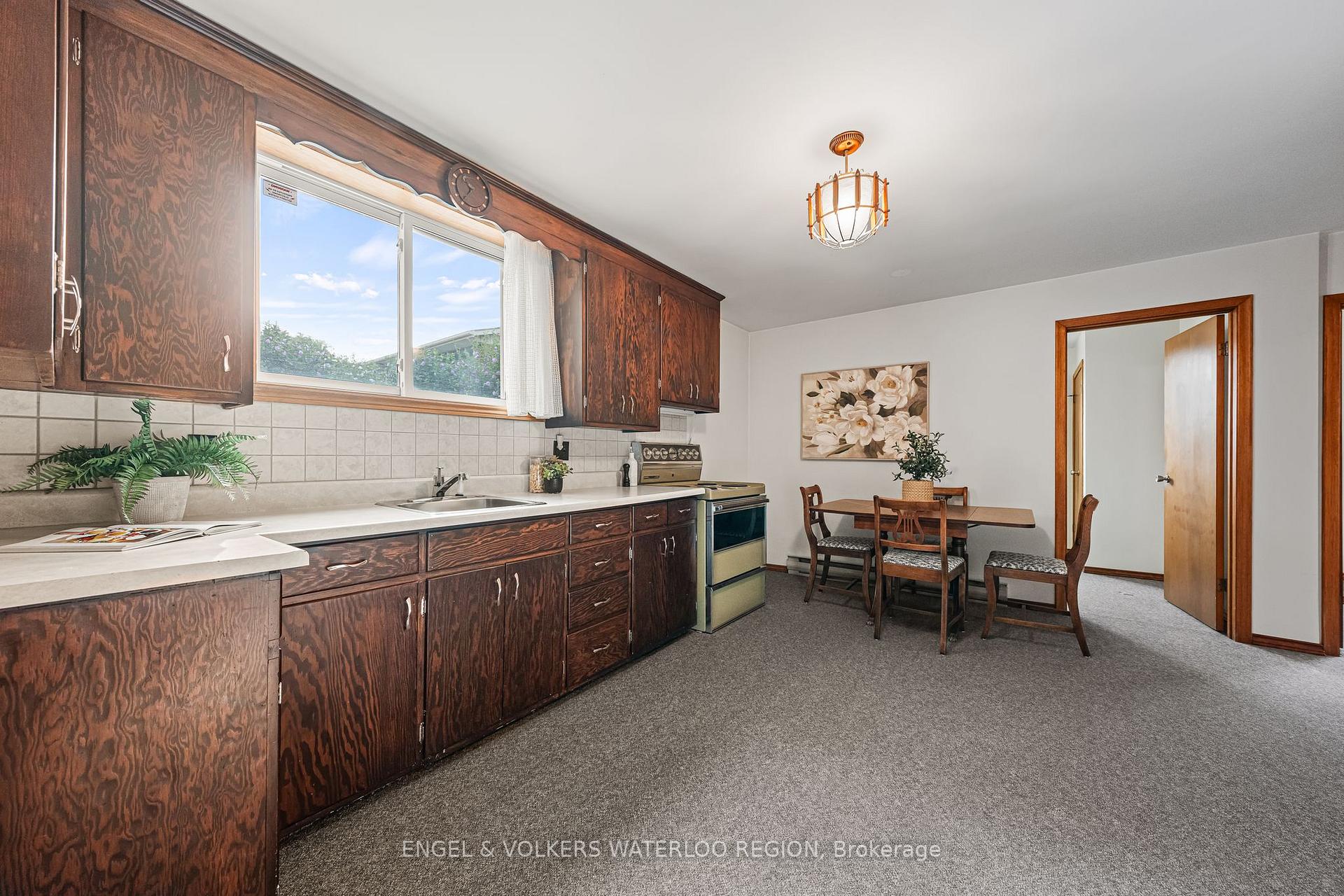 Photo 32 of 161 Schweitzer Street, Kitchener — HOMEH