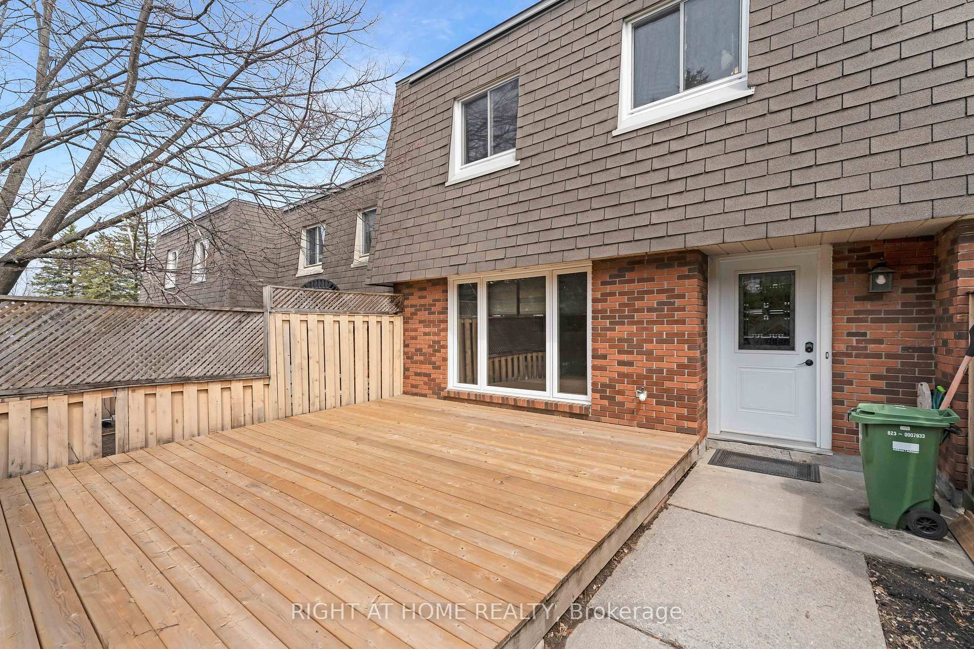 Photo 1 of 115 Royalton Private, Ottawa, Hunt Club Woods — HOMEH