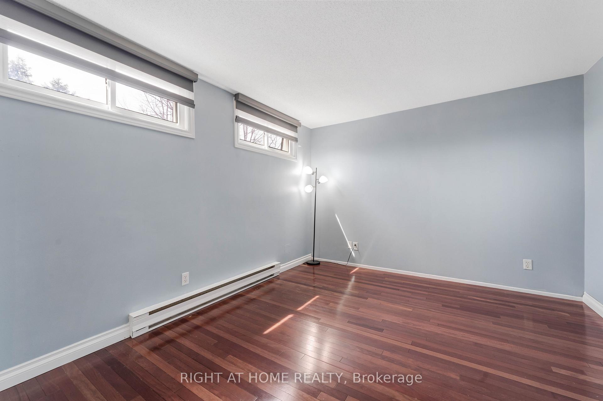 Photo 12 of 115 Royalton Private, Ottawa, Hunt Club Woods — HOMEH