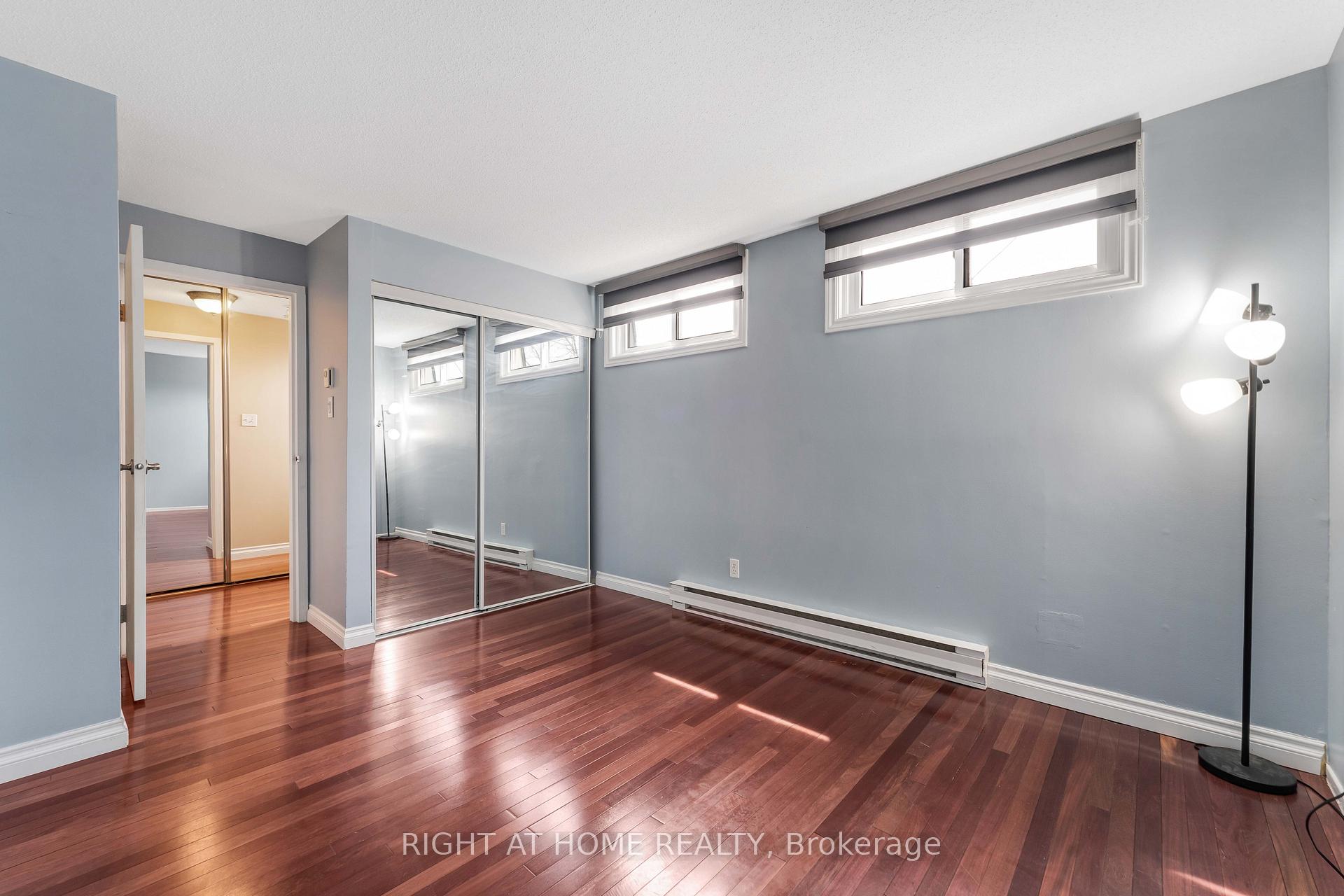 Photo 13 of 115 Royalton Private, Ottawa, Hunt Club Woods — HOMEH