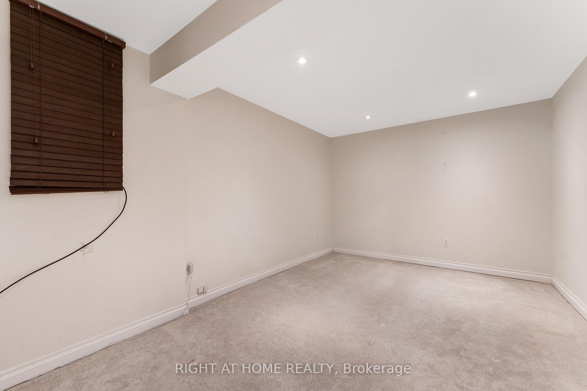 Photo 22 of 115 Royalton Private, Ottawa, Hunt Club Woods — HOMEH