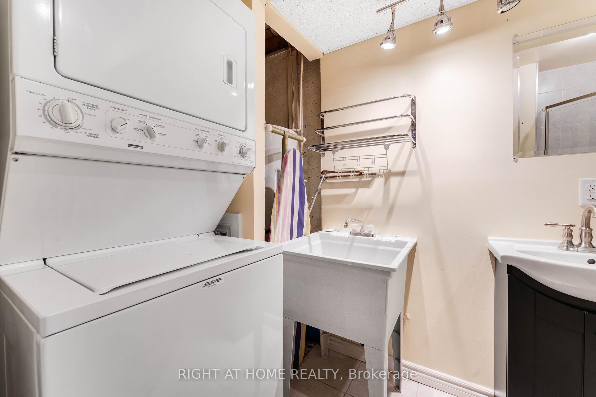 Photo 25 of 115 Royalton Private, Ottawa, Hunt Club Woods — HOMEH