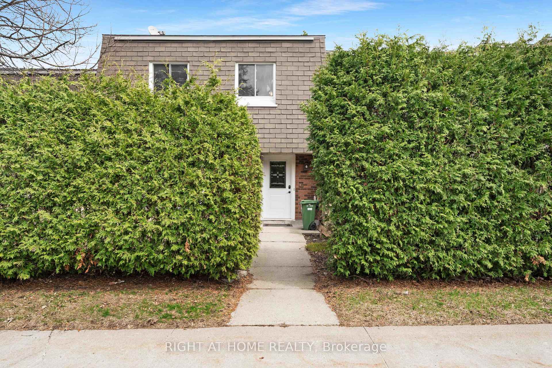 Photo 27 of 115 Royalton Private, Ottawa, Hunt Club Woods — HOMEH