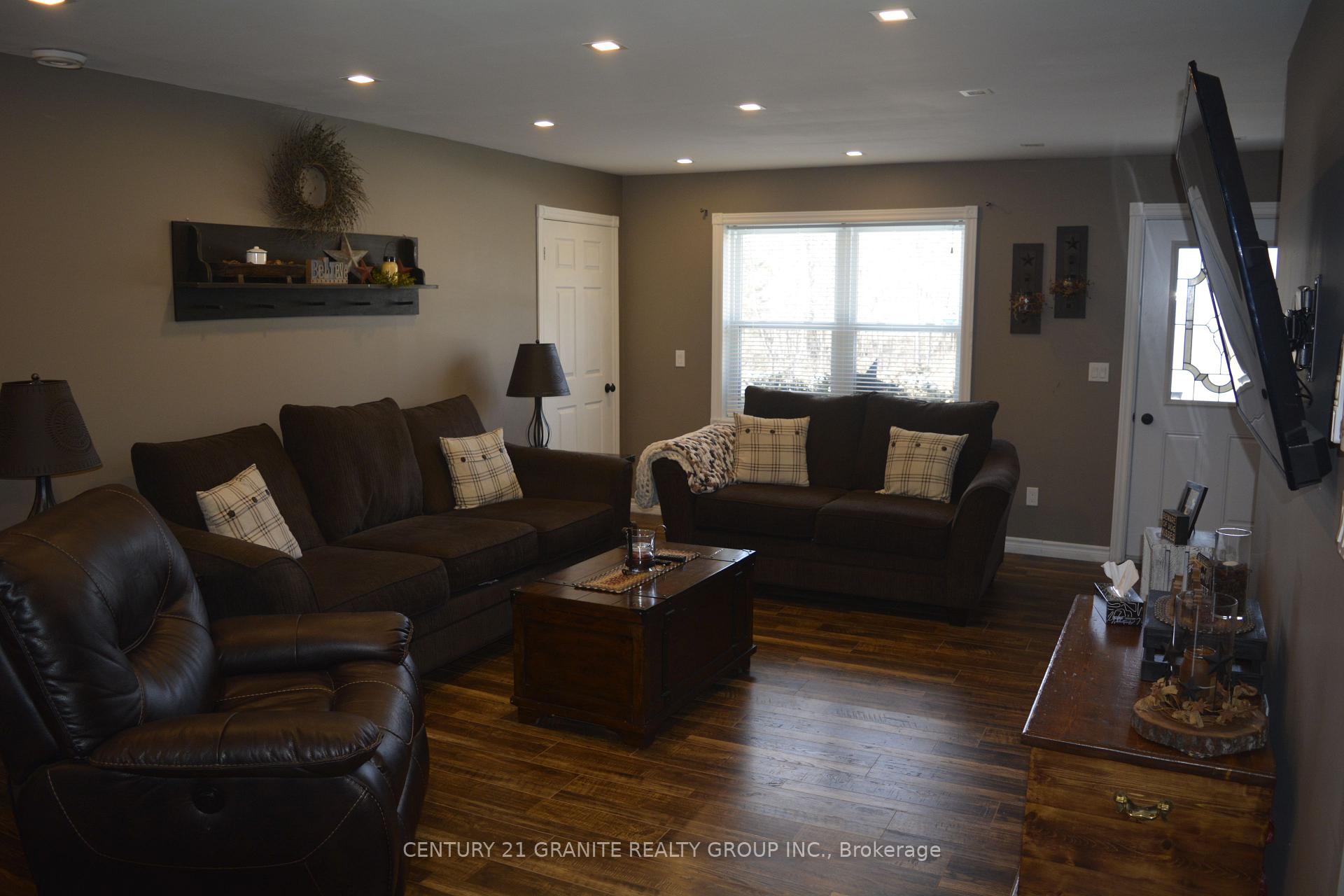 Photo 8 of 104822 Hwy 7, Madoc — HOMEH