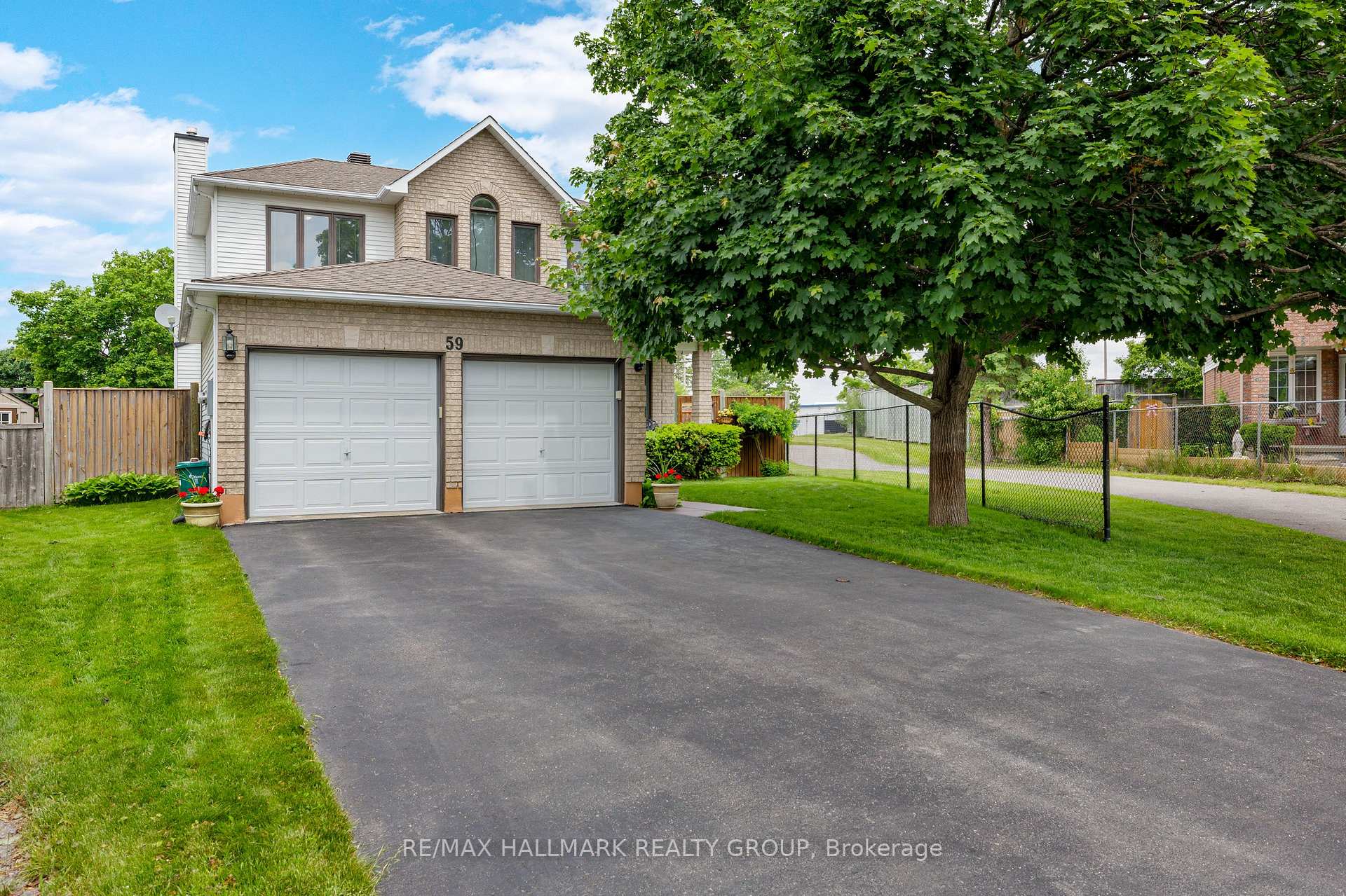 Photo 2 of 59 Forestglade Crescent, Ottawa, Hunt Club Park — HOMEH