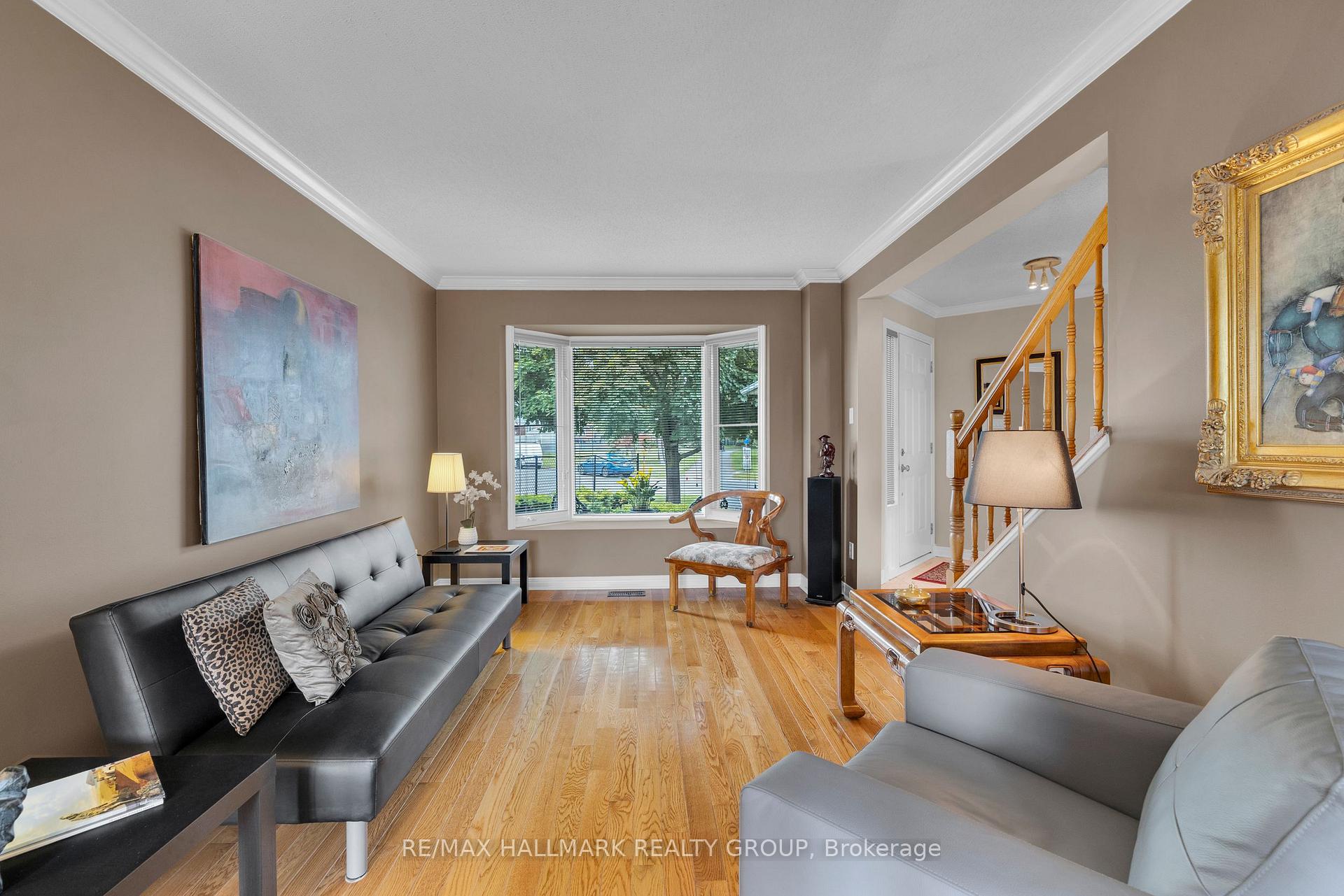 Photo 5 of 59 Forestglade Crescent, Ottawa, Hunt Club Park — HOMEH