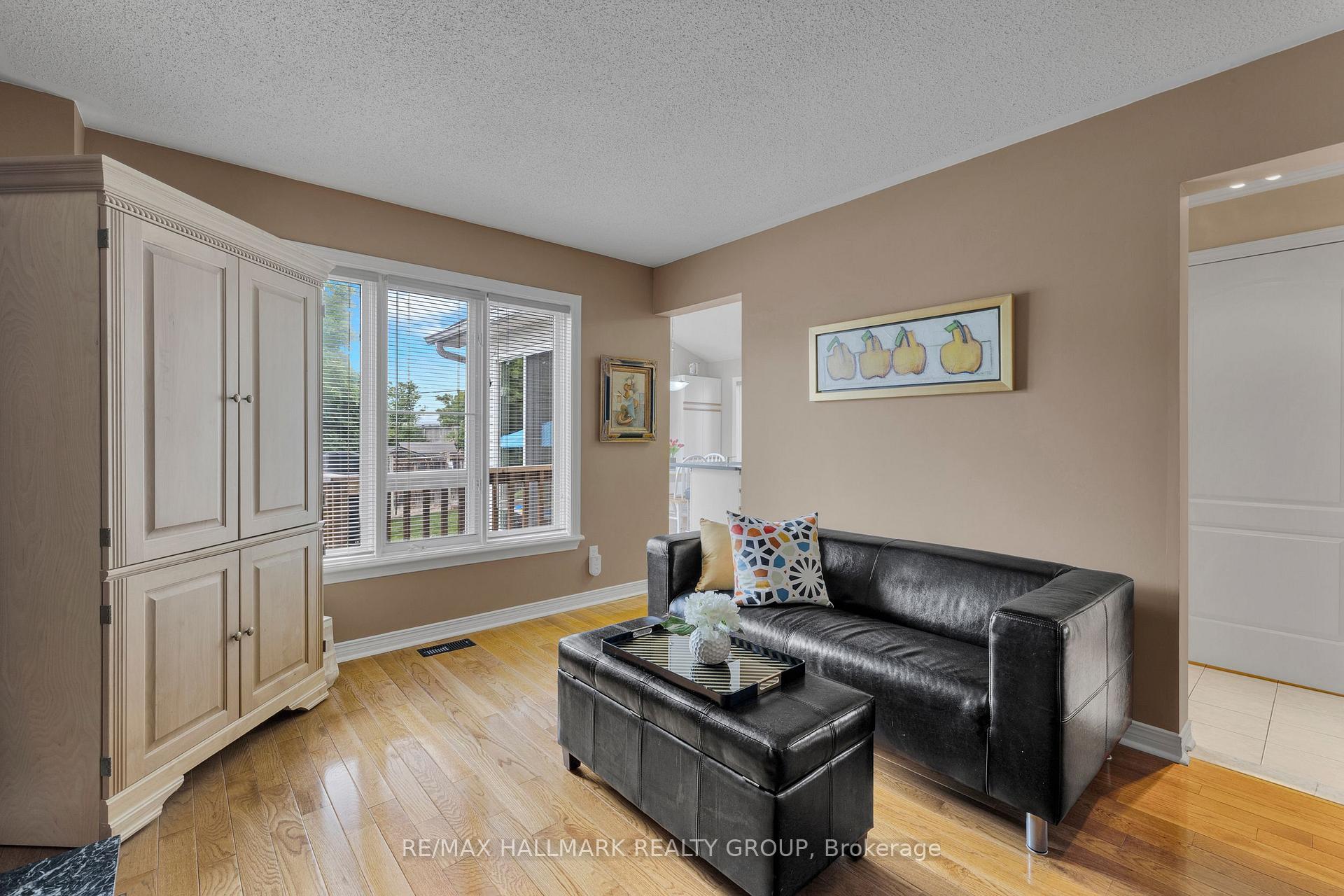 Photo 16 of 59 Forestglade Crescent, Ottawa, Hunt Club Park — HOMEH