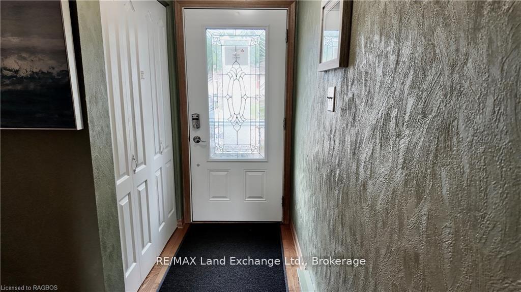 Photo 3 of 1097 Williamsburg Street, Kincardine — HOMEH