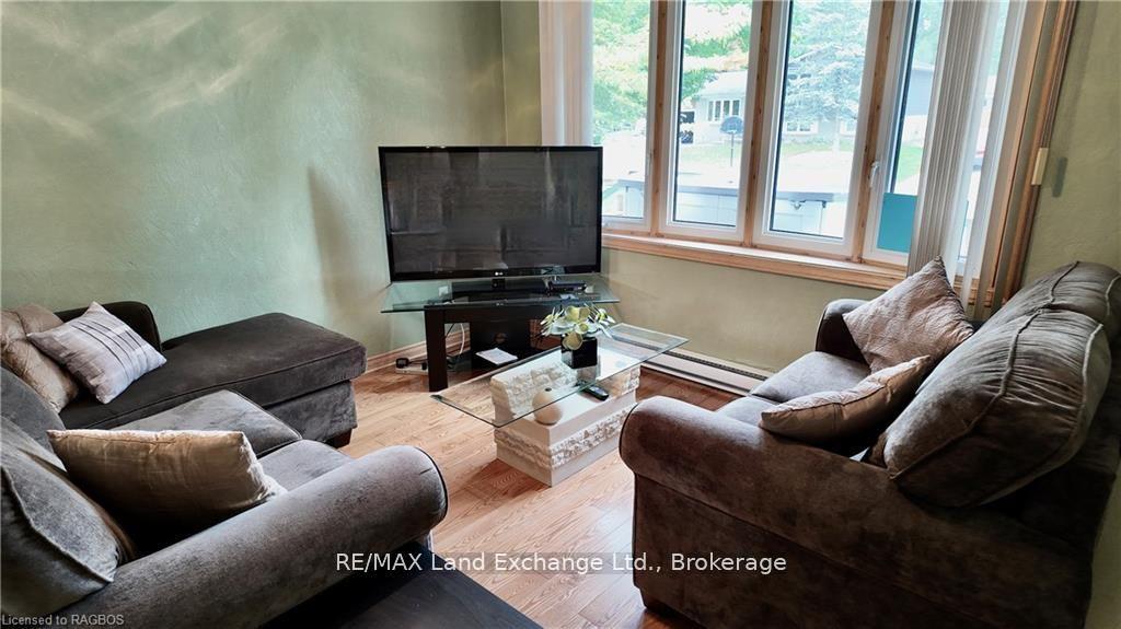 Photo 5 of 1097 Williamsburg Street, Kincardine — HOMEH