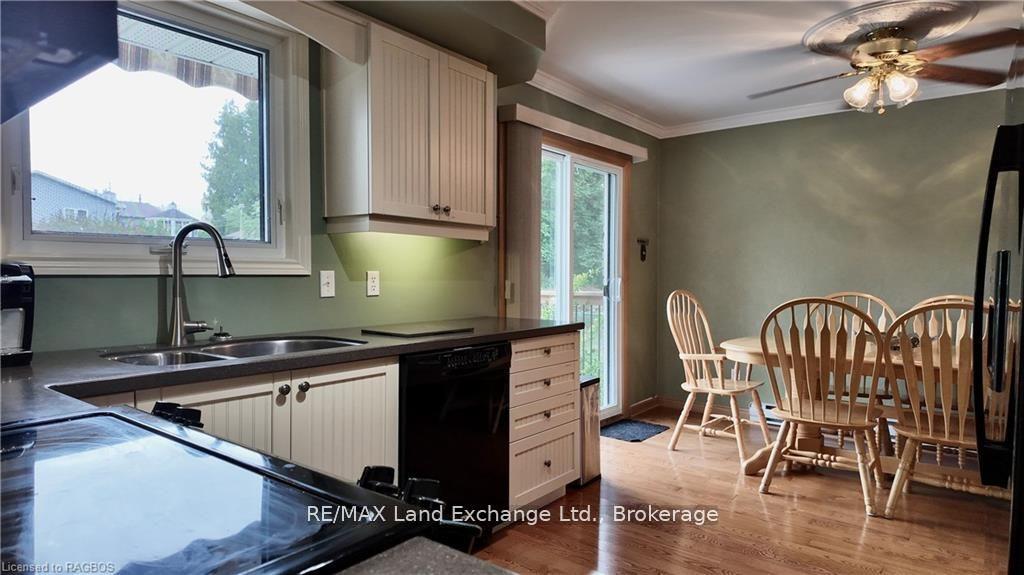 Photo 8 of 1097 Williamsburg Street, Kincardine — HOMEH