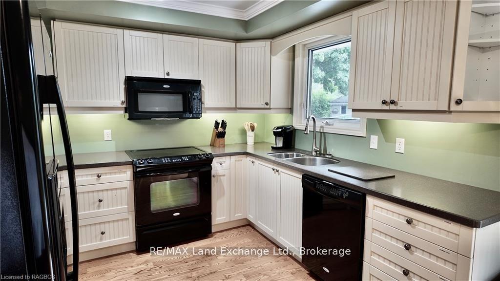Photo 9 of 1097 Williamsburg Street, Kincardine — HOMEH