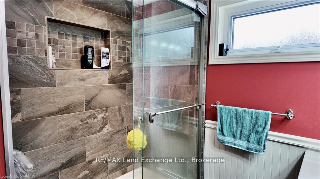 Photo 14 of 1097 Williamsburg Street, Kincardine — HOMEH