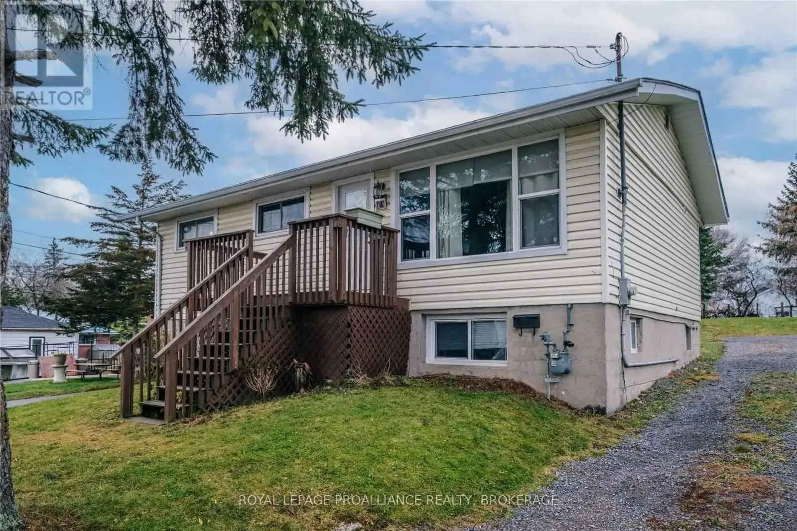 Photo 2 of 14 Shaw Street, Kingston, Rideau — HOMEH