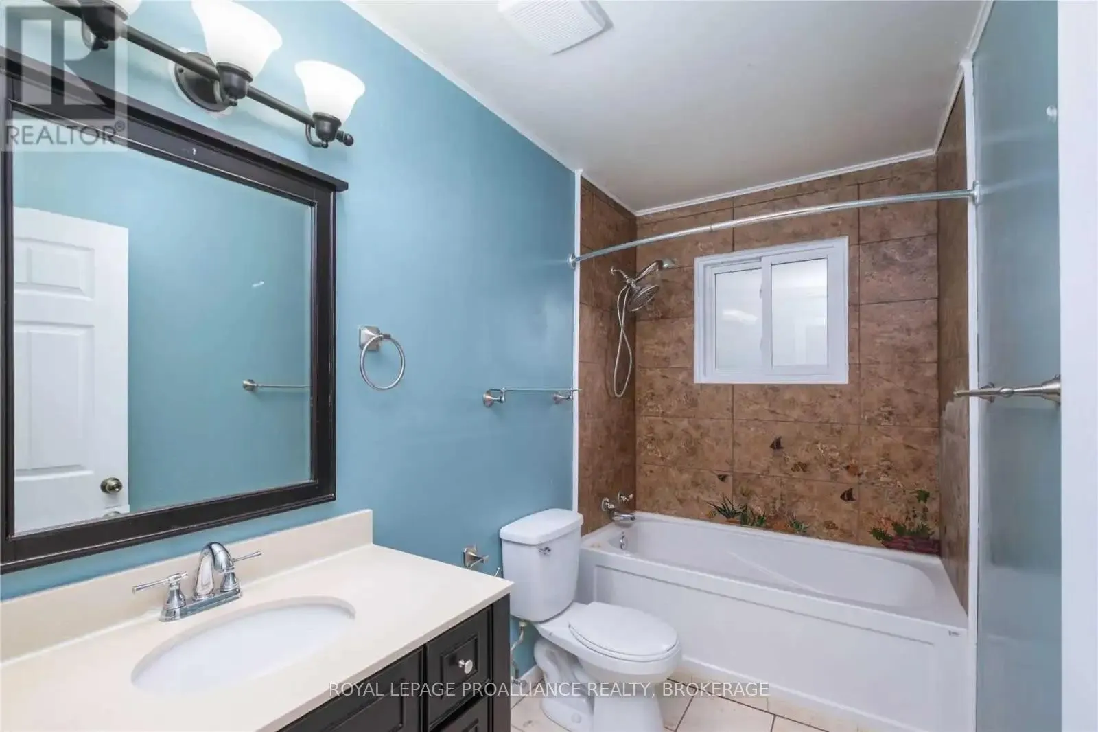 Photo 8 of 14 Shaw Street, Kingston, Rideau — HOMEH