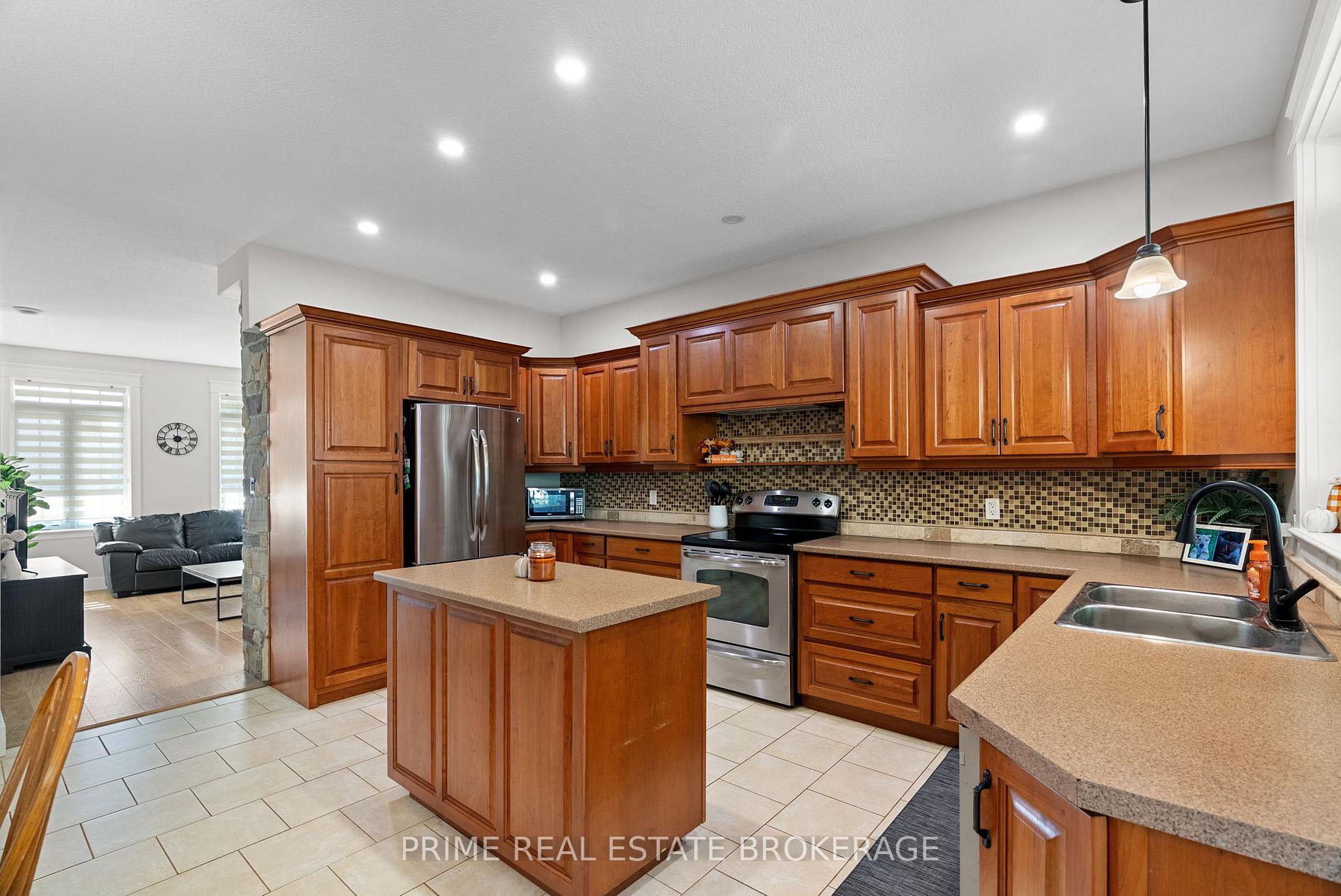 Photo 20 of 70 Brantford Street, Huron East, Seaforth — HOMEH