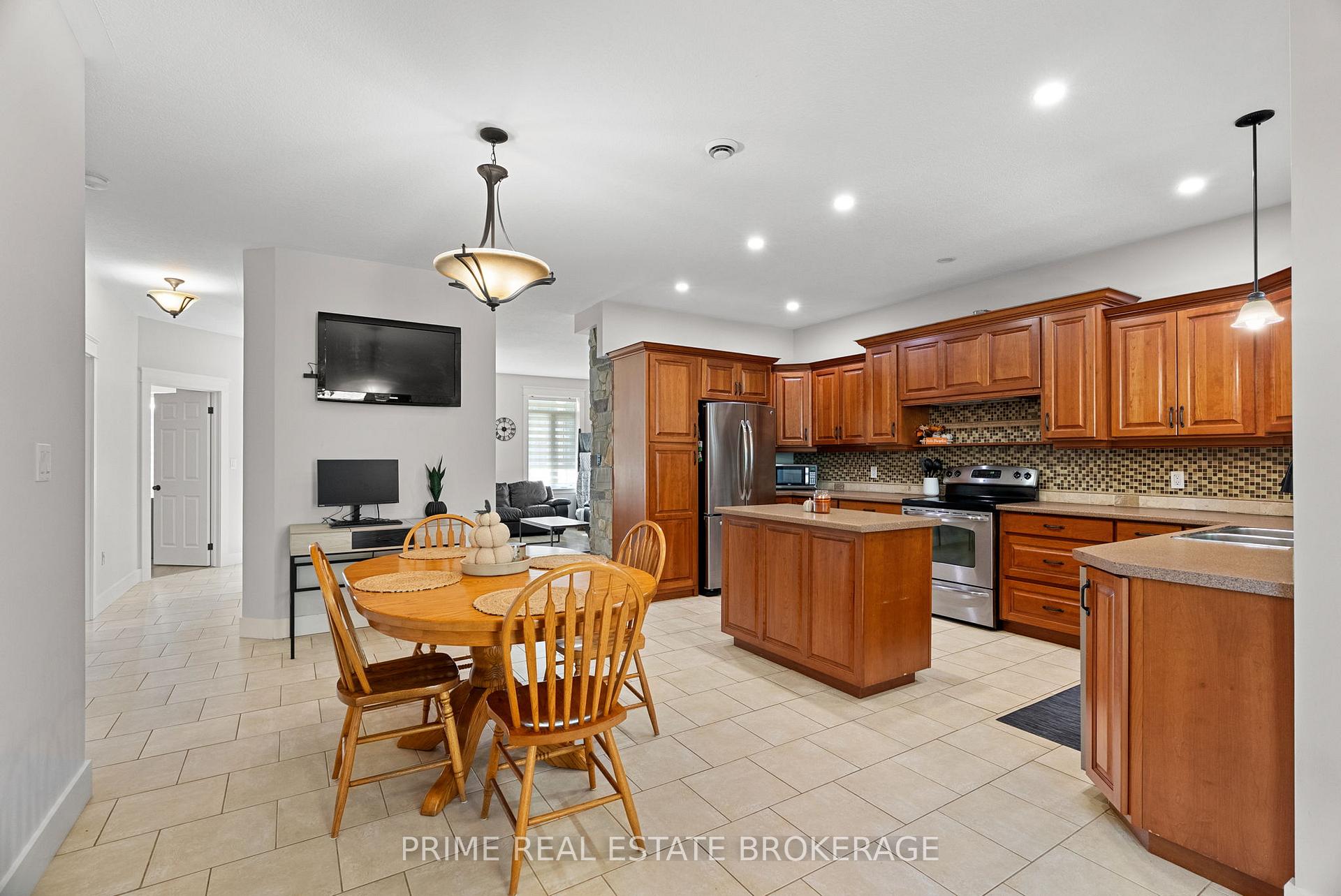 Photo 23 of 70 Brantford Street, Huron East, Seaforth — HOMEH