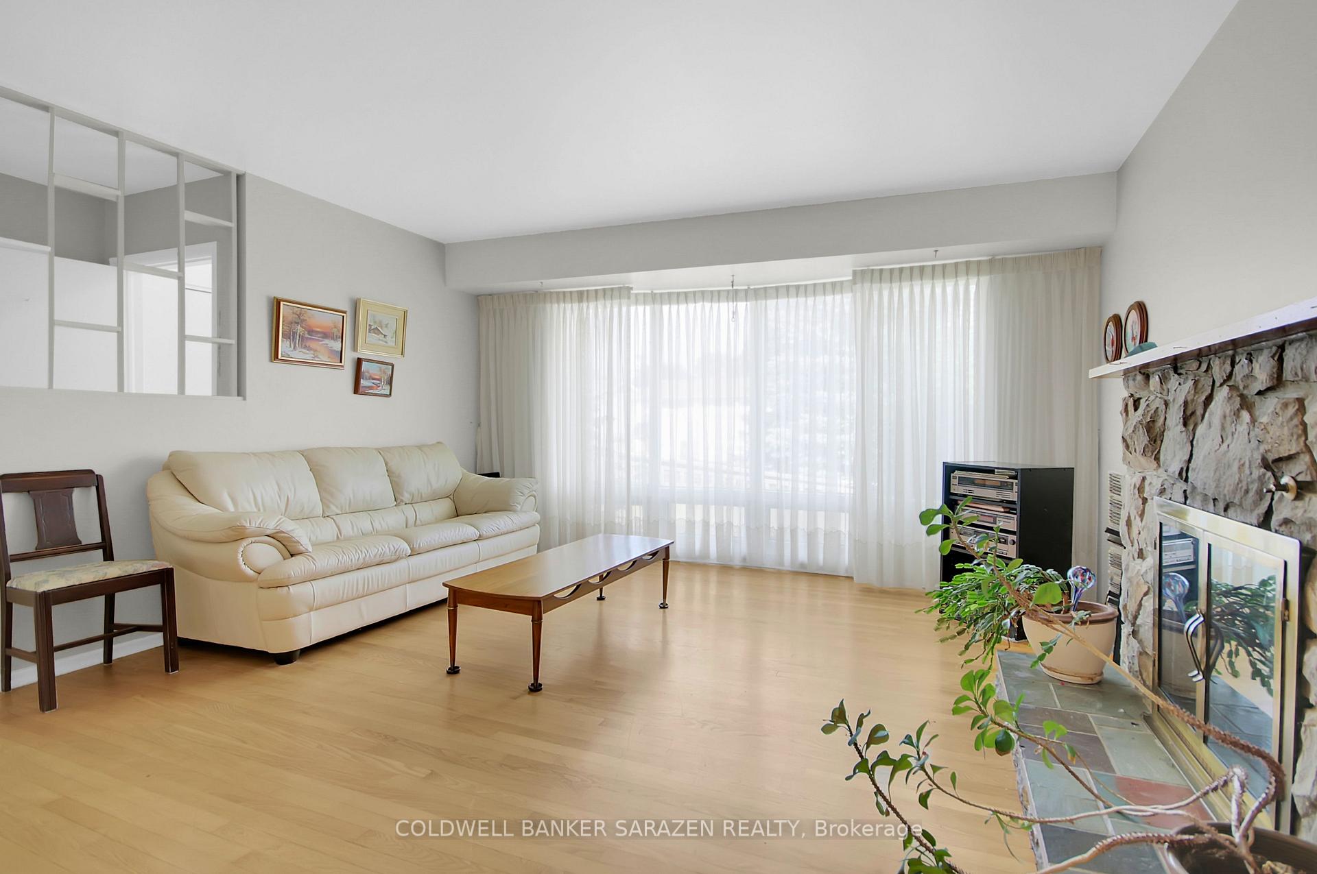Photo 5 of 70 Viewmount Drive, Ottawa, Meadowlands/Crestview — HOMEH