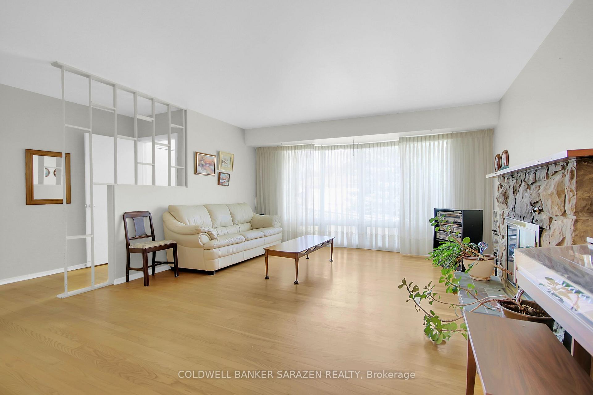 Photo 6 of 70 Viewmount Drive, Ottawa, Meadowlands/Crestview — HOMEH
