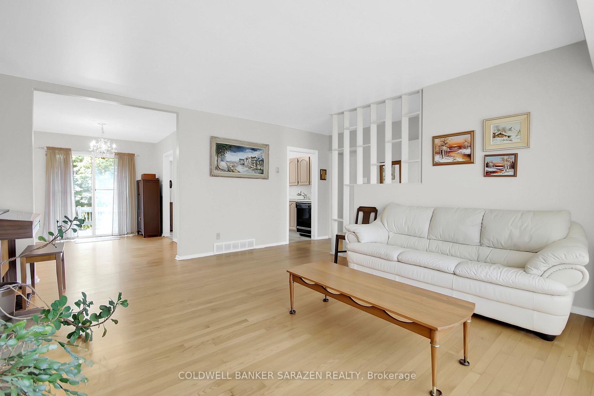 Photo 10 of 70 Viewmount Drive, Ottawa, Meadowlands/Crestview — HOMEH