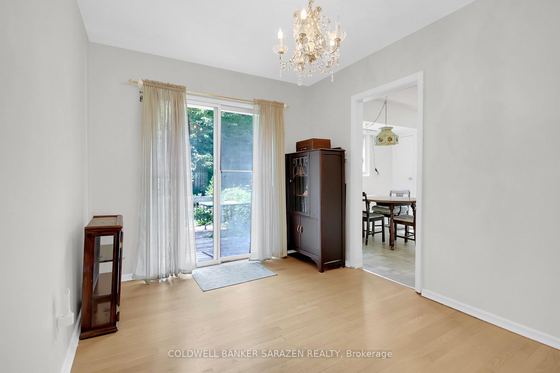 Photo 12 of 70 Viewmount Drive, Ottawa, Meadowlands/Crestview — HOMEH