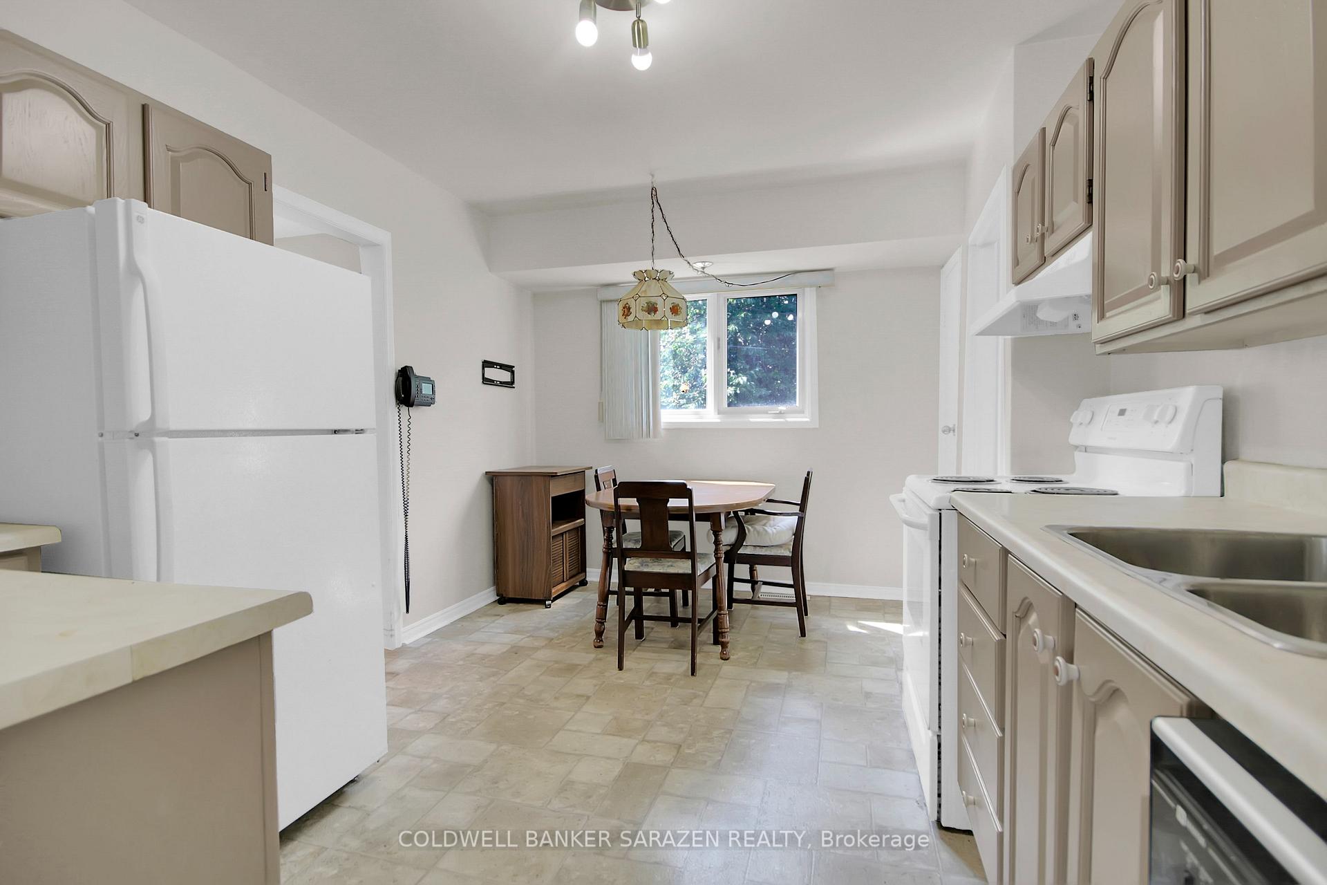 Photo 19 of 70 Viewmount Drive, Ottawa, Meadowlands/Crestview — HOMEH