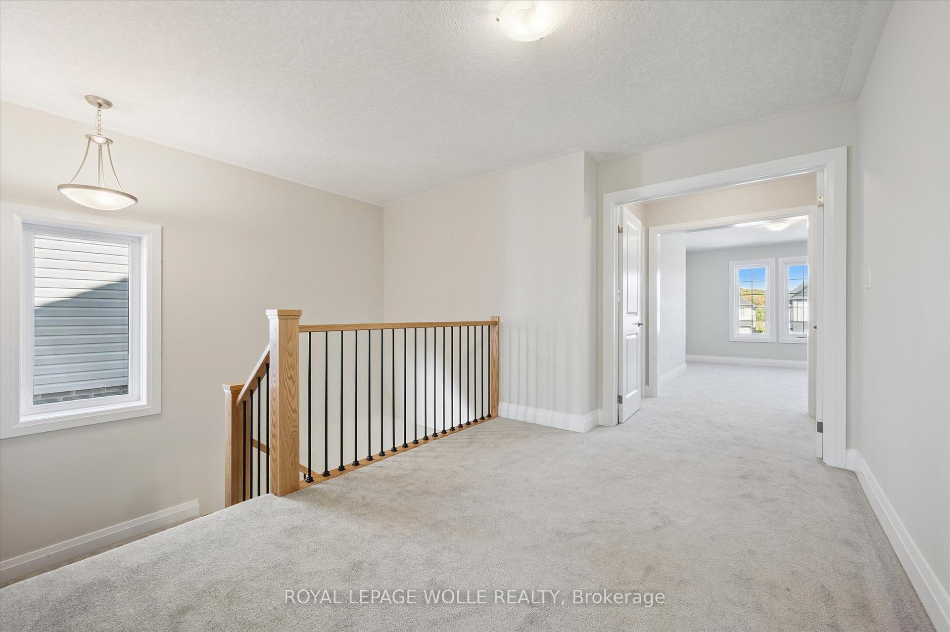 Photo 14 of 916 Valencia Court, Kitchener — HOMEH