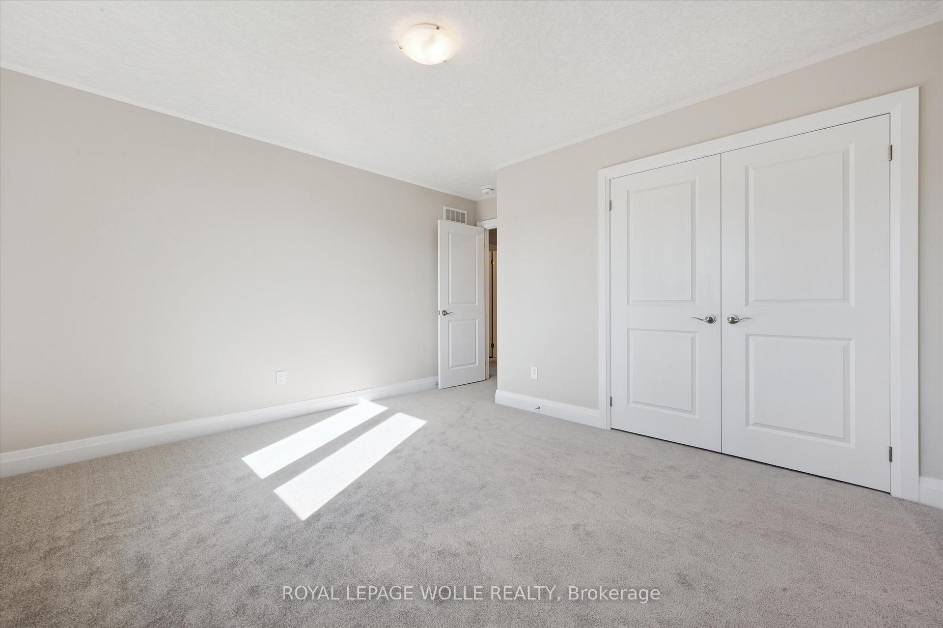 Photo 16 of 916 Valencia Court, Kitchener — HOMEH