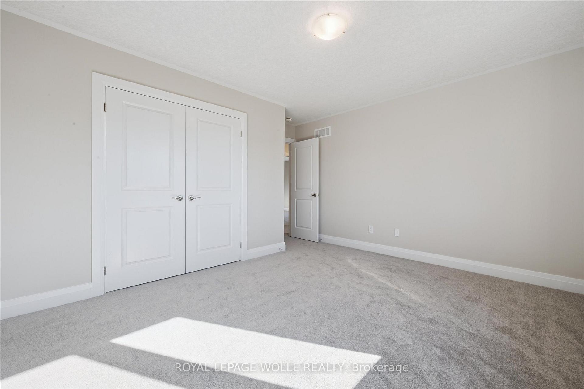 Photo 20 of 916 Valencia Court, Kitchener — HOMEH
