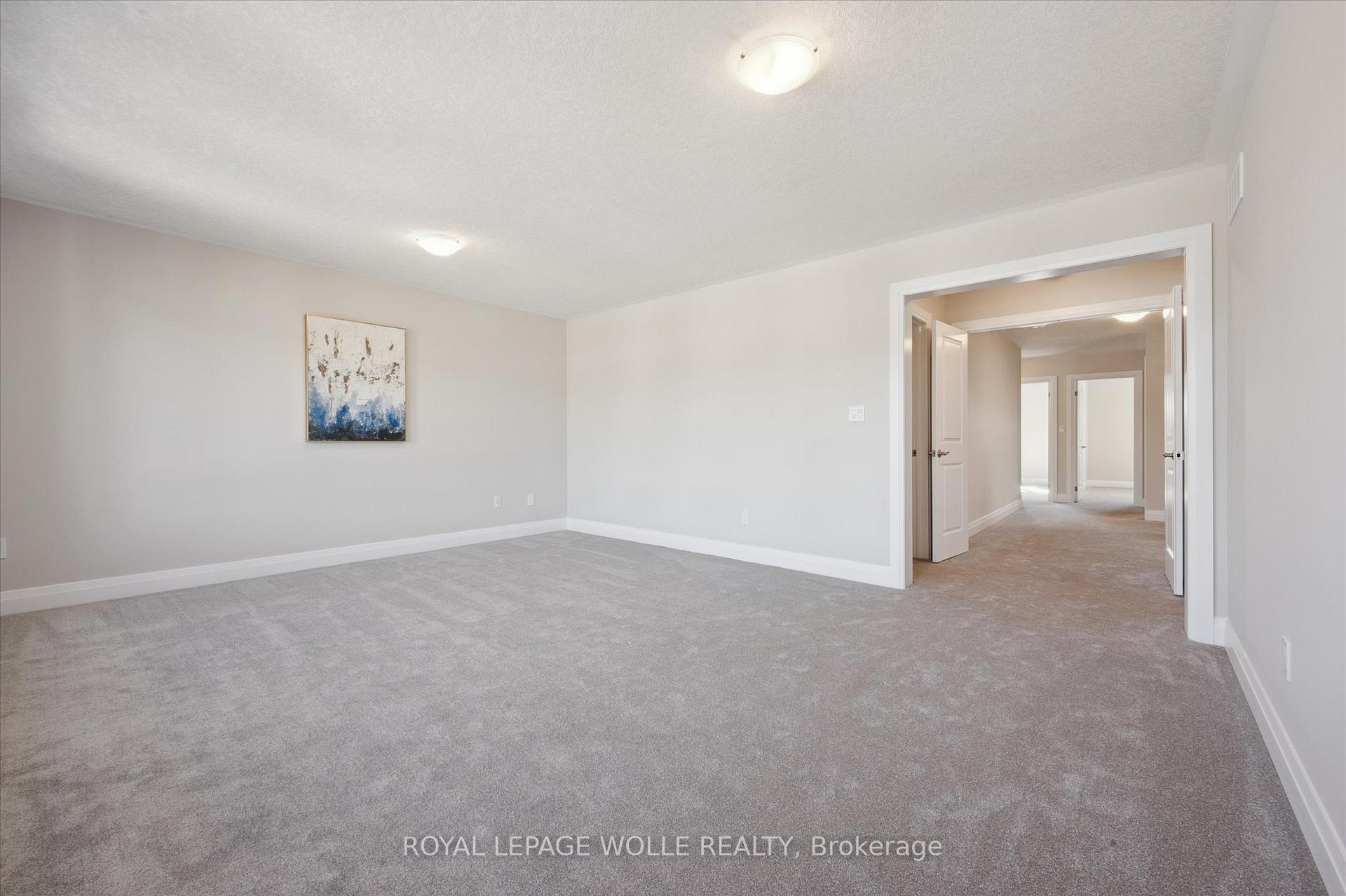 Photo 23 of 916 Valencia Court, Kitchener — HOMEH