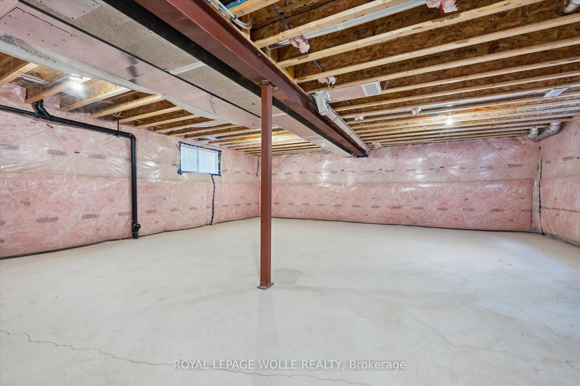 Photo 27 of 916 Valencia Court, Kitchener — HOMEH