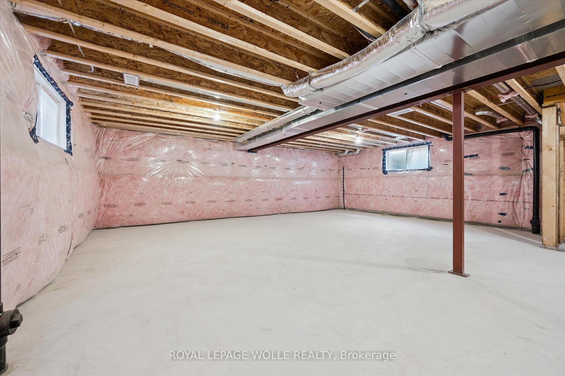 Photo 28 of 916 Valencia Court, Kitchener — HOMEH