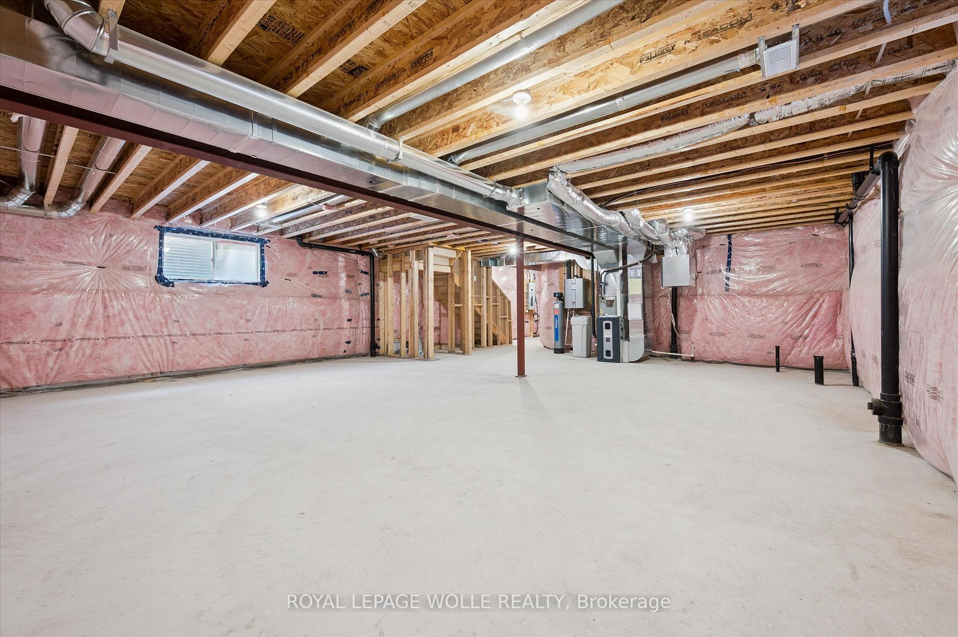 Photo 29 of 916 Valencia Court, Kitchener — HOMEH
