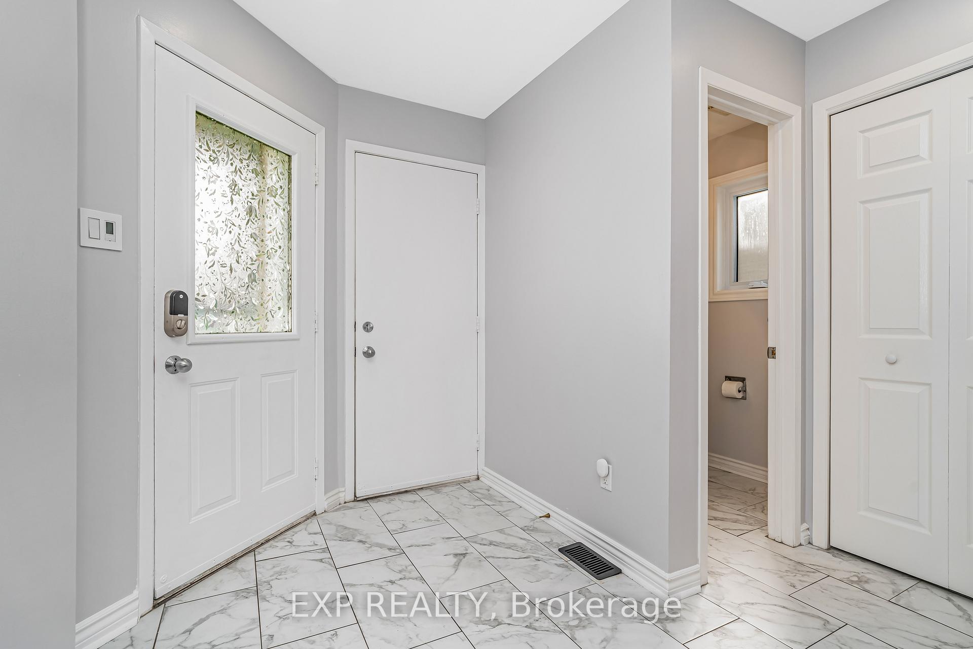 Photo 5 of 50 Saddle Crescent, Ottawa, Hunt Club Park — HOMEH
