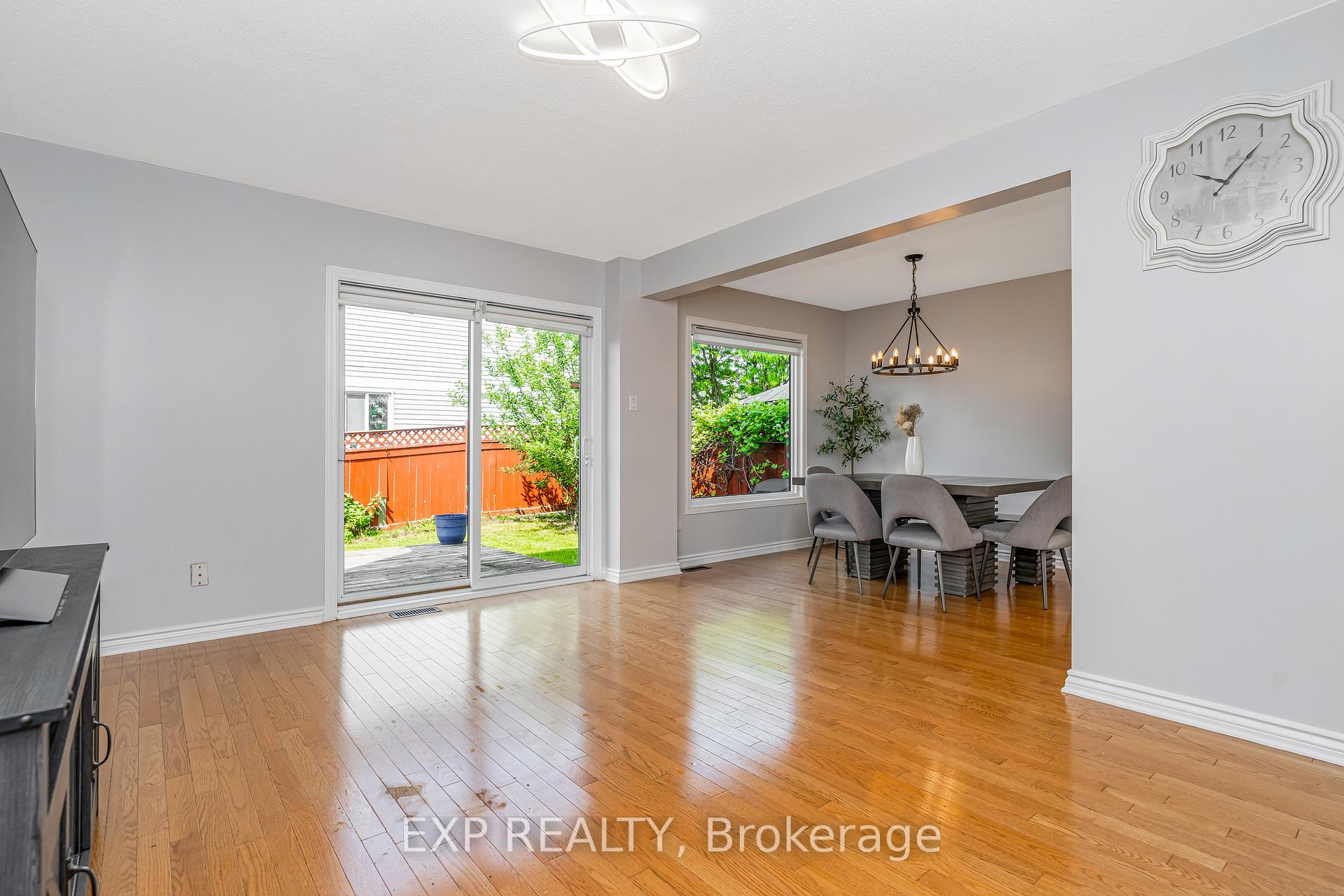 Photo 12 of 50 Saddle Crescent, Ottawa, Hunt Club Park — HOMEH