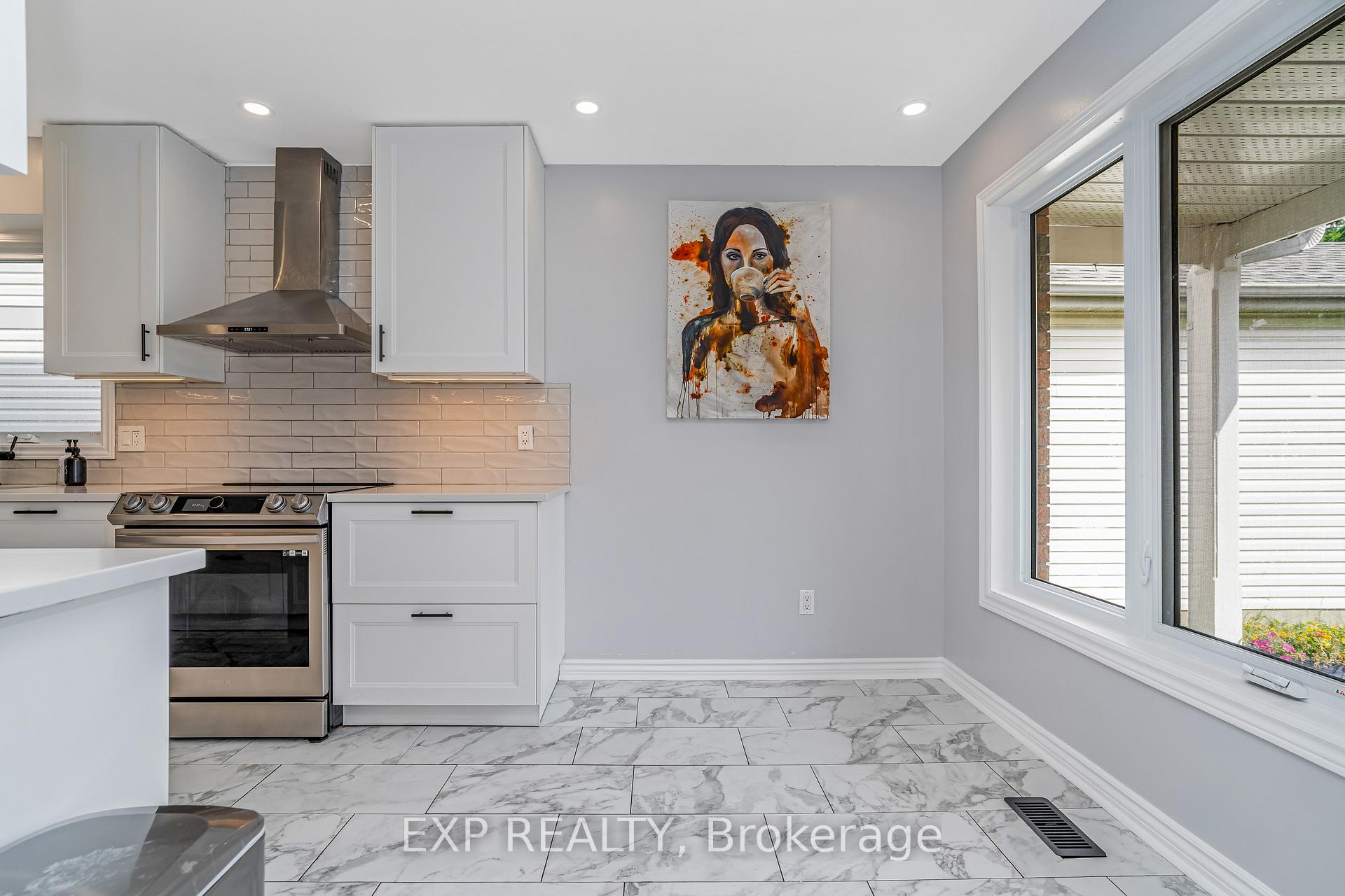 Photo 23 of 50 Saddle Crescent, Ottawa, Hunt Club Park — HOMEH