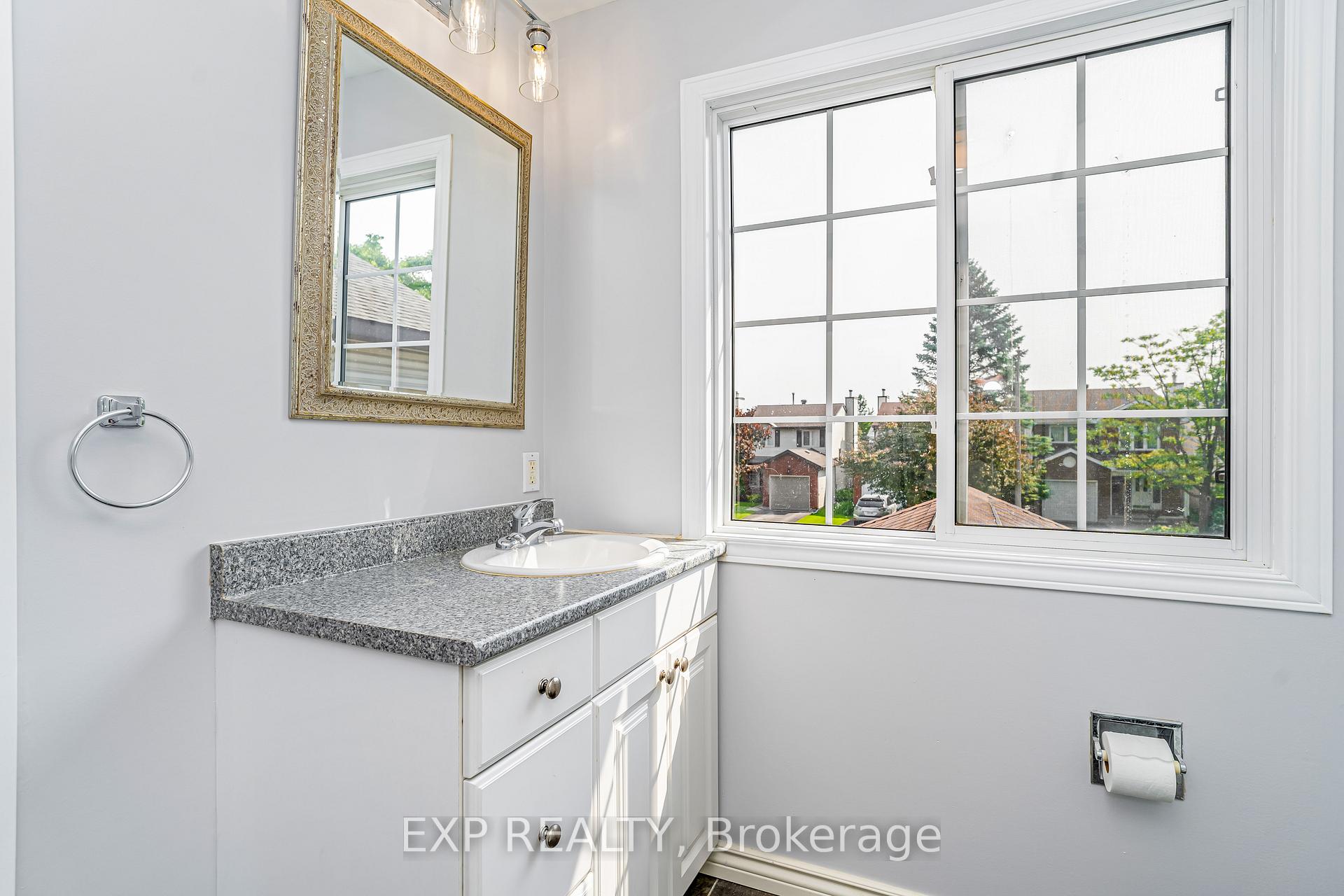 Photo 29 of 50 Saddle Crescent, Ottawa, Hunt Club Park — HOMEH