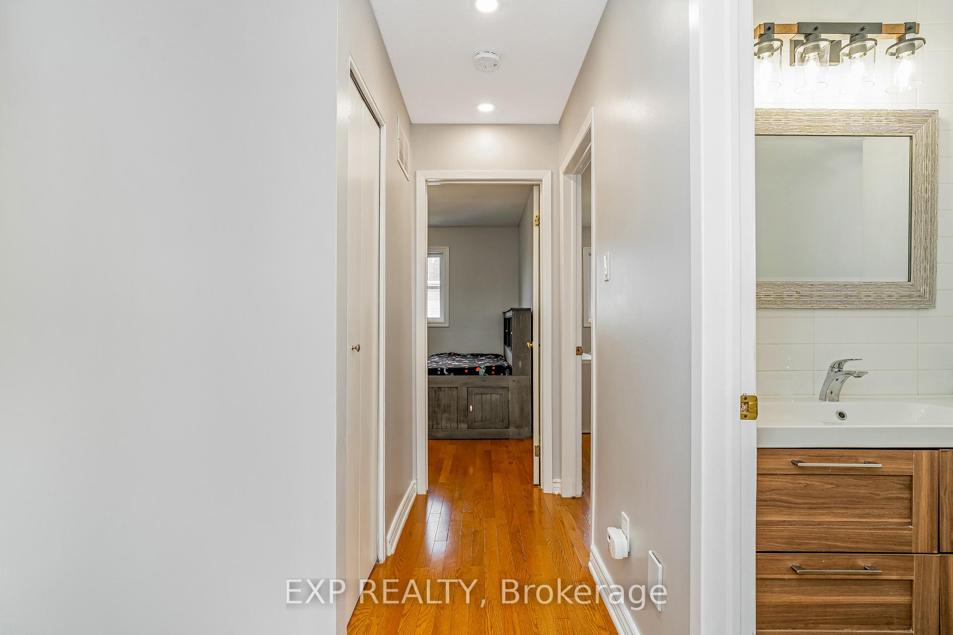 Photo 30 of 50 Saddle Crescent, Ottawa, Hunt Club Park — HOMEH