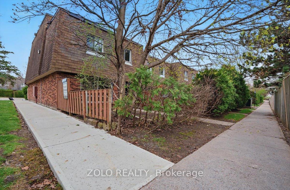 Photo 1 of 230 Royalton Private, Ottawa, Hunt Club Woods — HOMEH